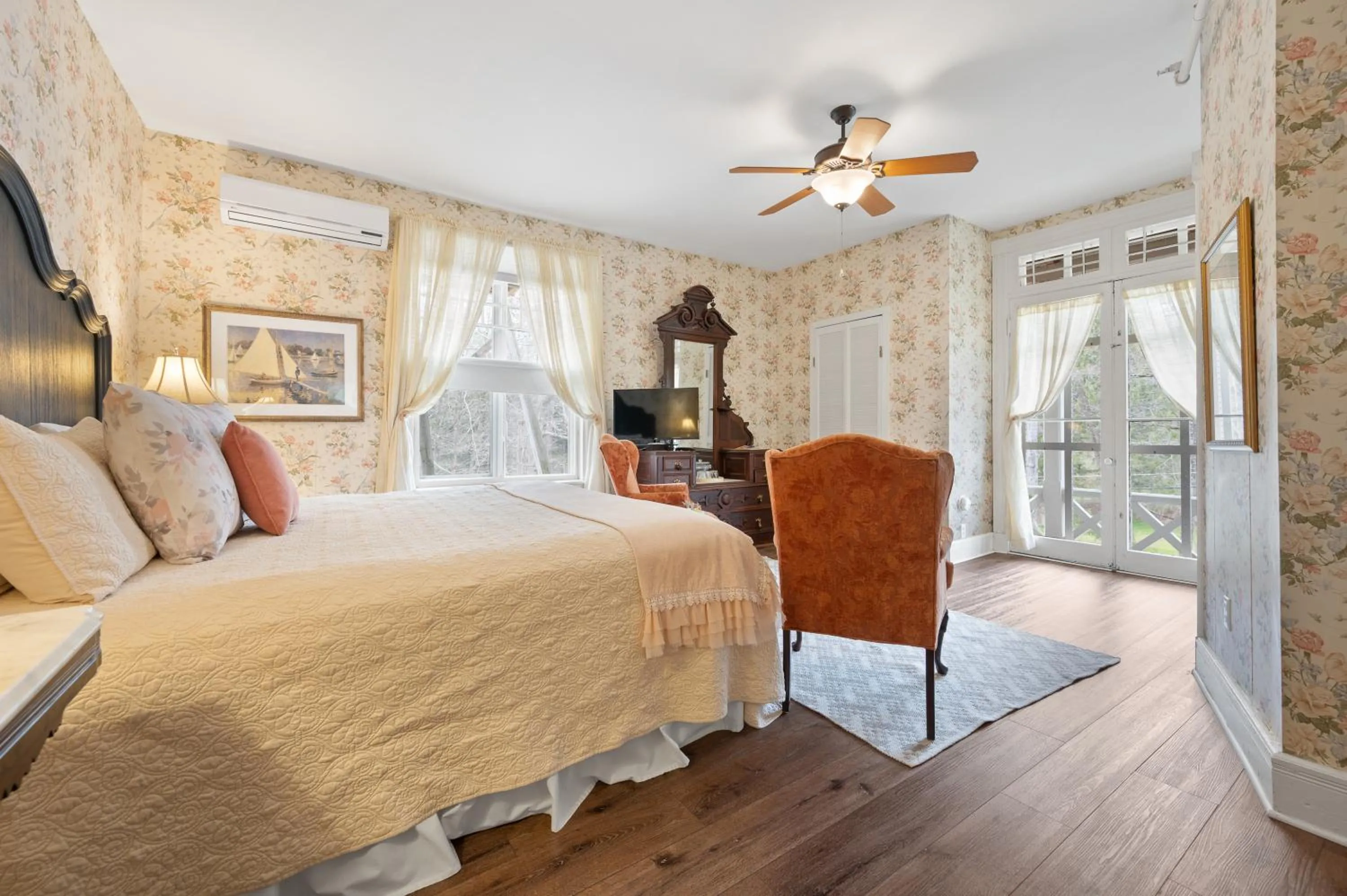 Bed in Brook Farm Inn