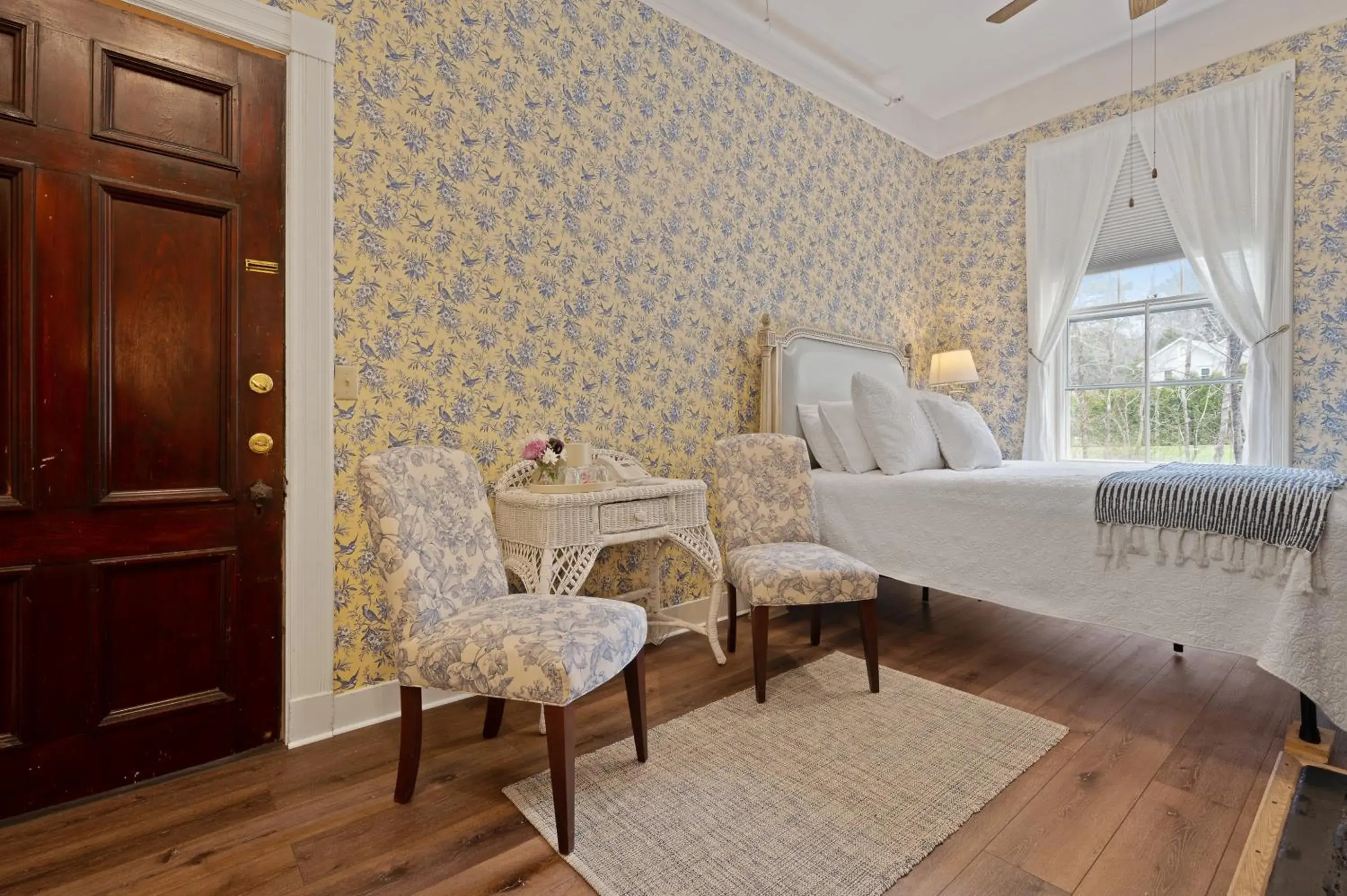 Double Room with Private Bathroom in Brook Farm Inn Double Room with Private Bathroom in Brook Farm Inn