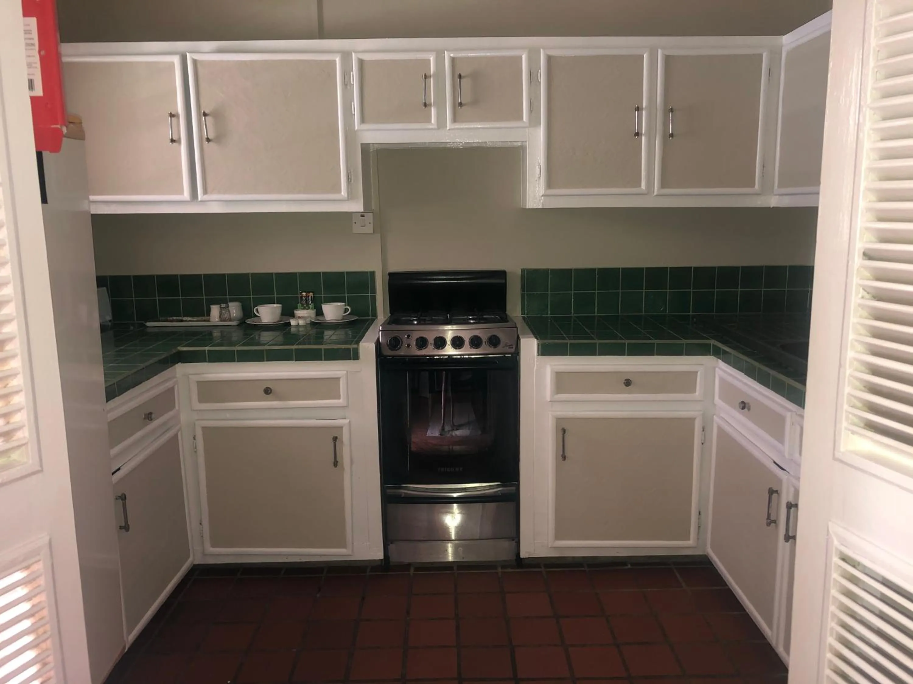 Kitchen or kitchenette in Marigot Beach Club & Dive Resort