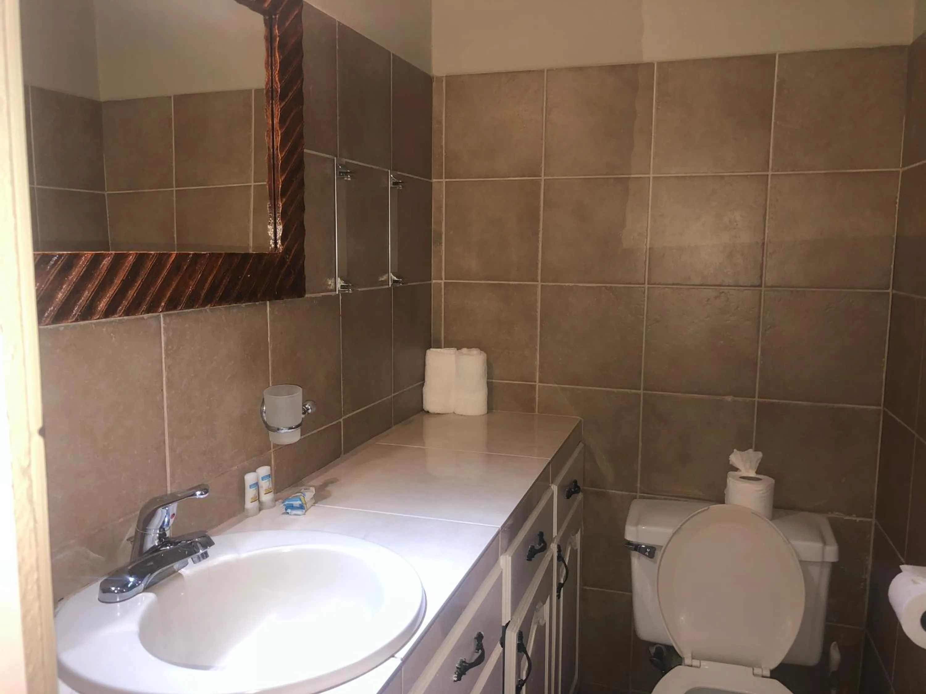 Bathroom in Marigot Beach Club & Dive Resort