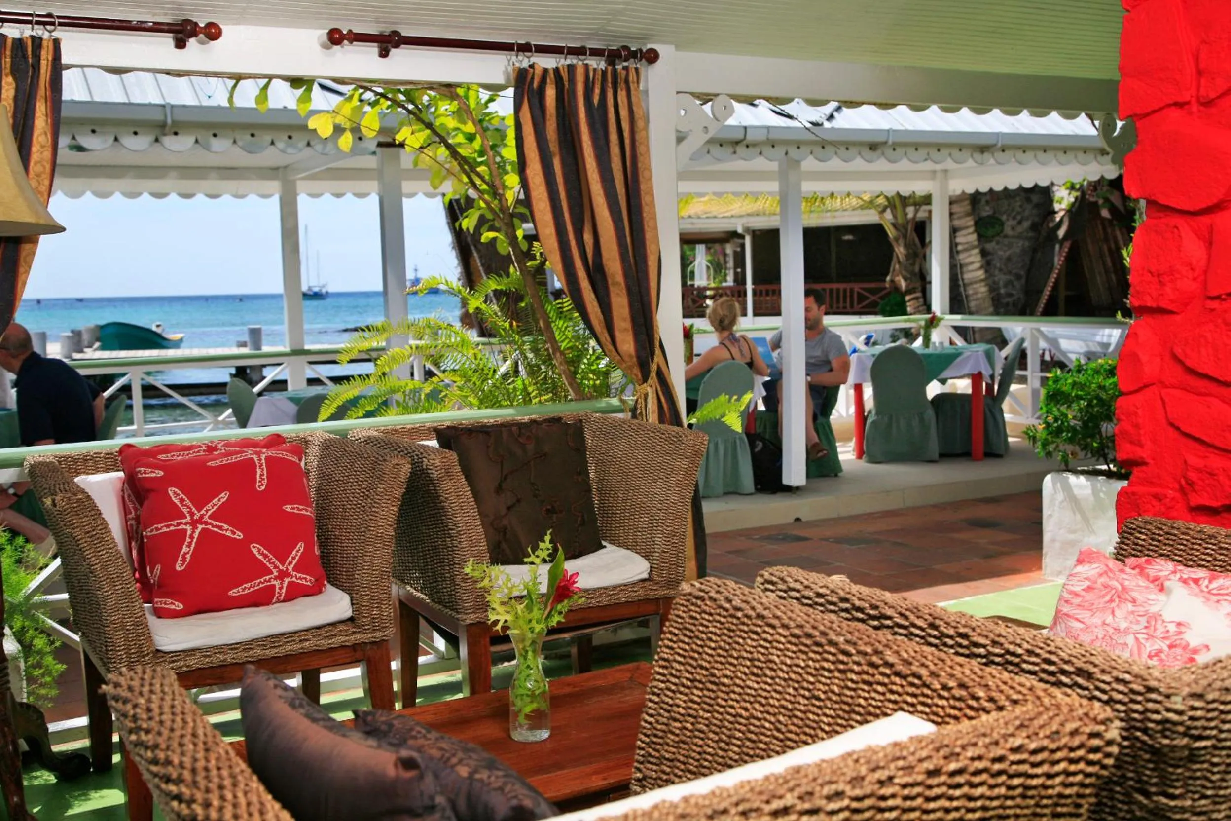 Restaurant/places to eat in Marigot Beach Club & Dive Resort