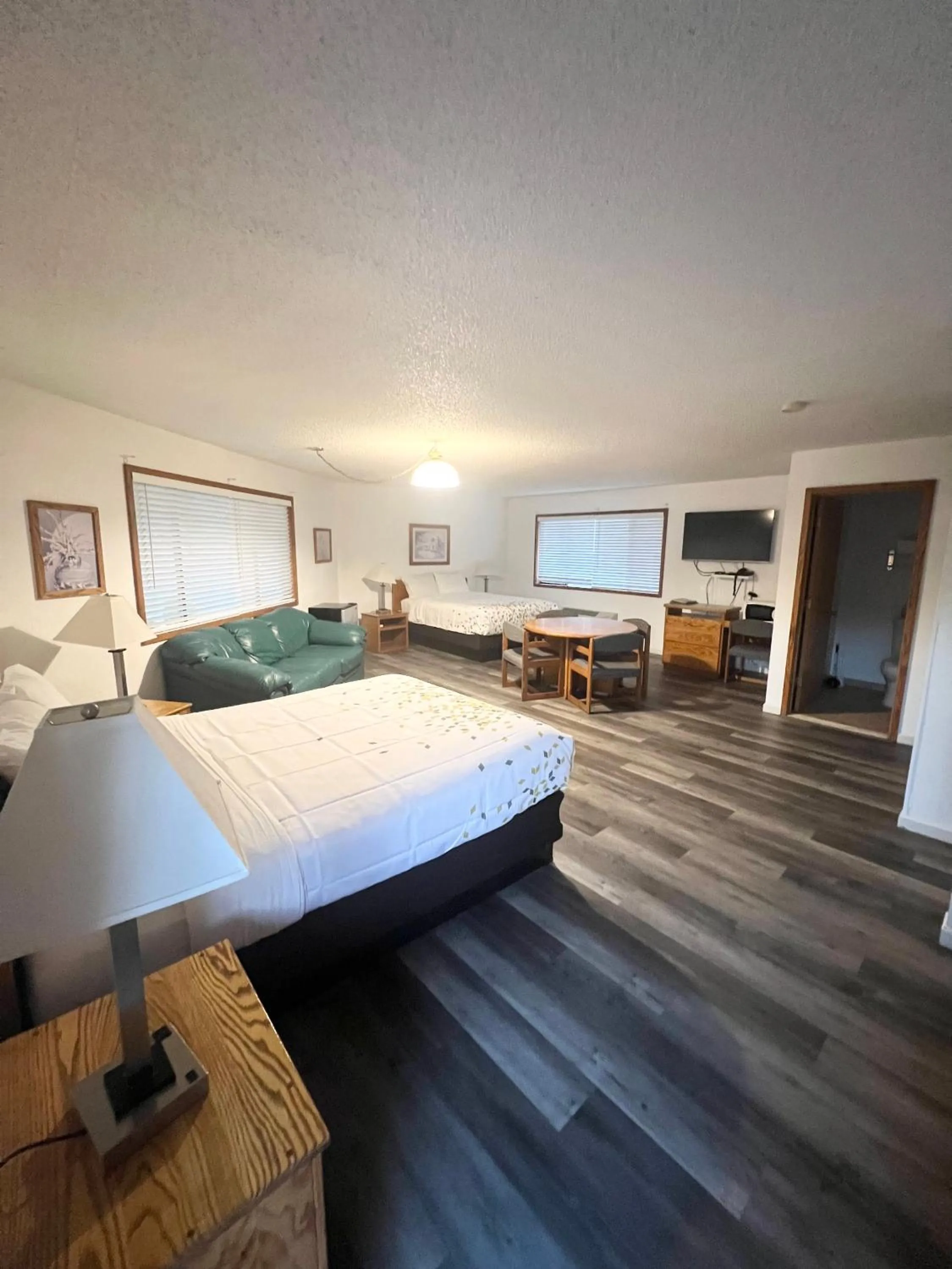 Bed in Cedarwood Inn of Ashland