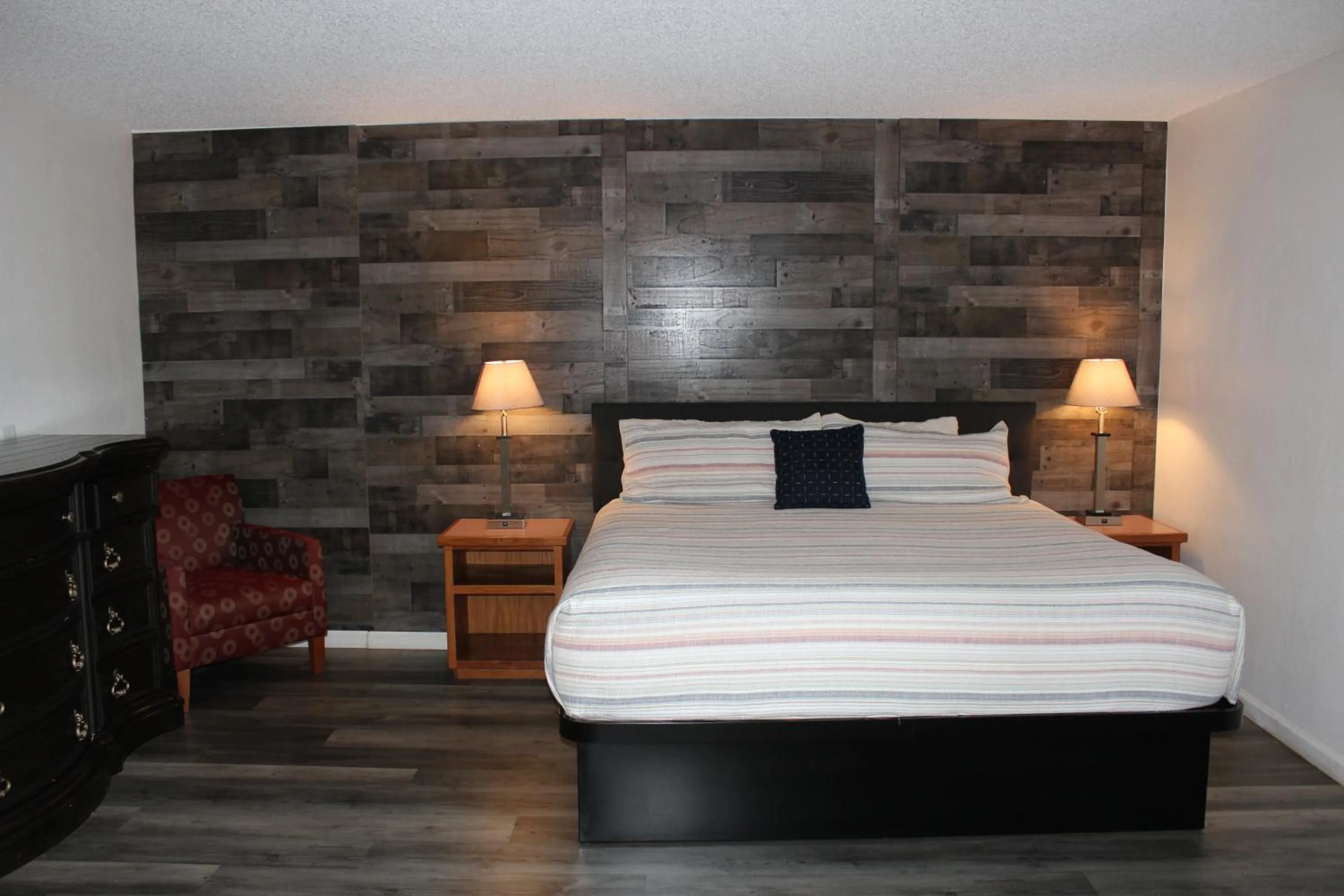 Bed in Cedarwood Inn of Ashland