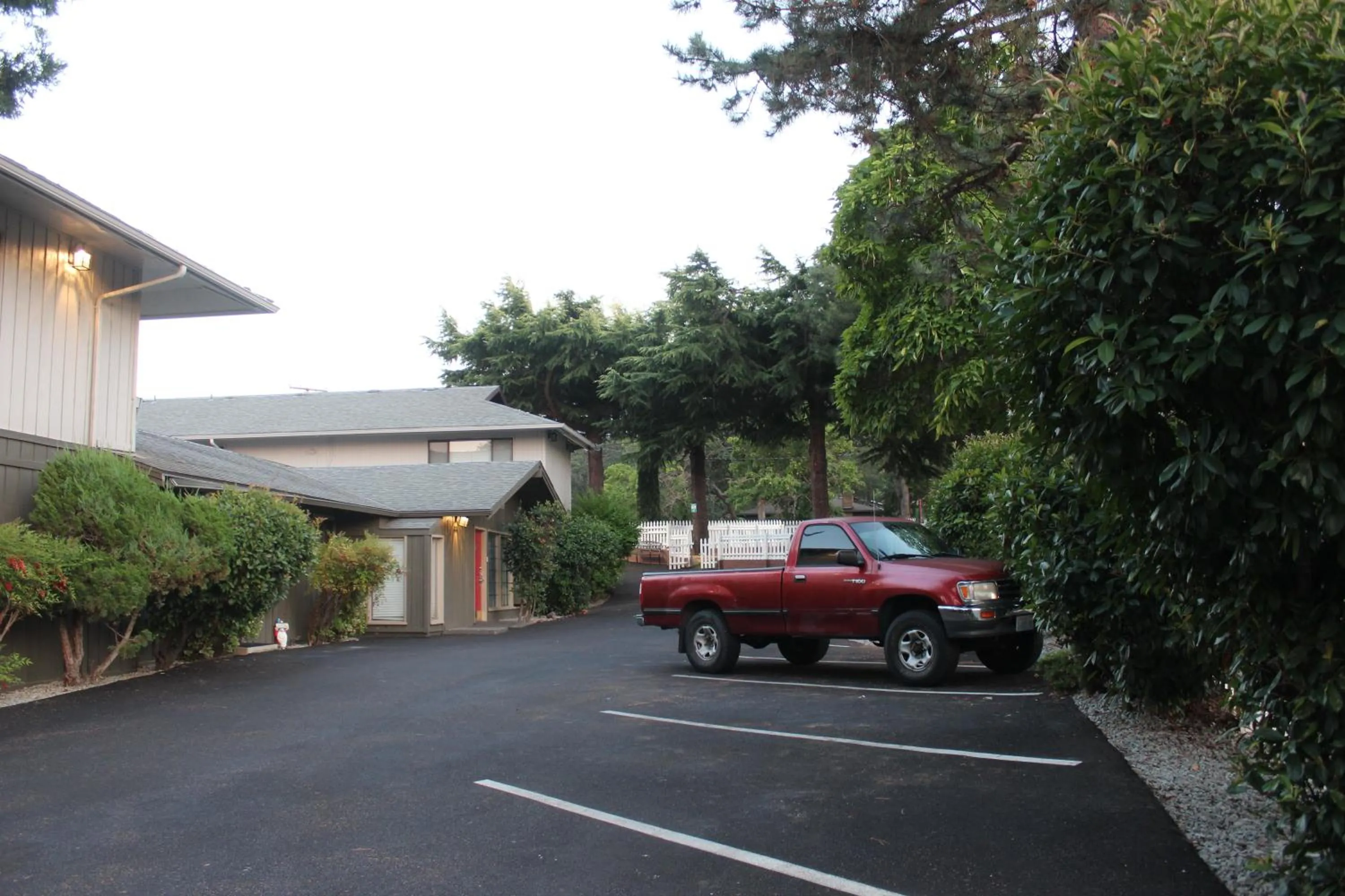 Property building in Cedarwood Inn of Ashland