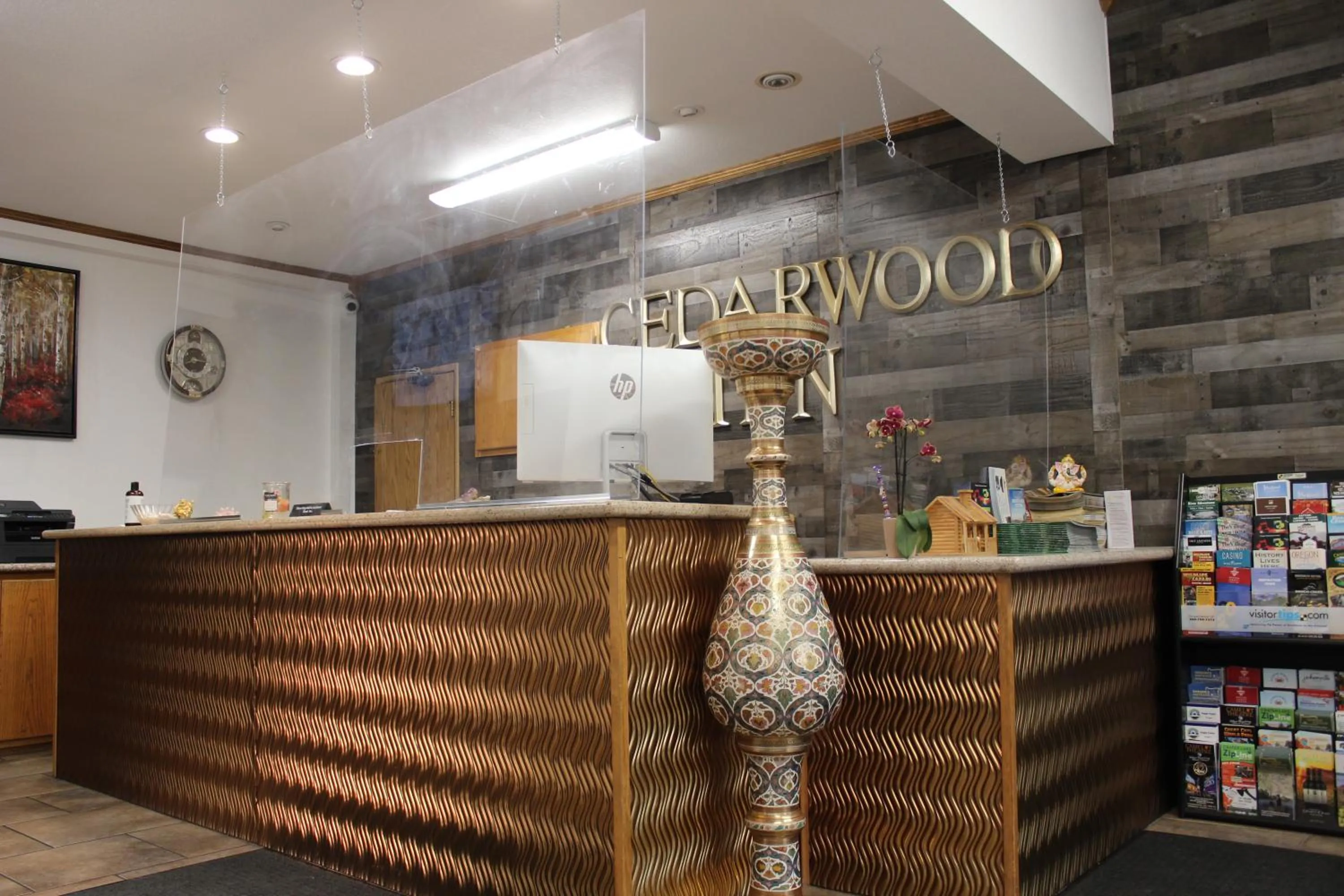 Lobby or reception in Cedarwood Inn of Ashland
