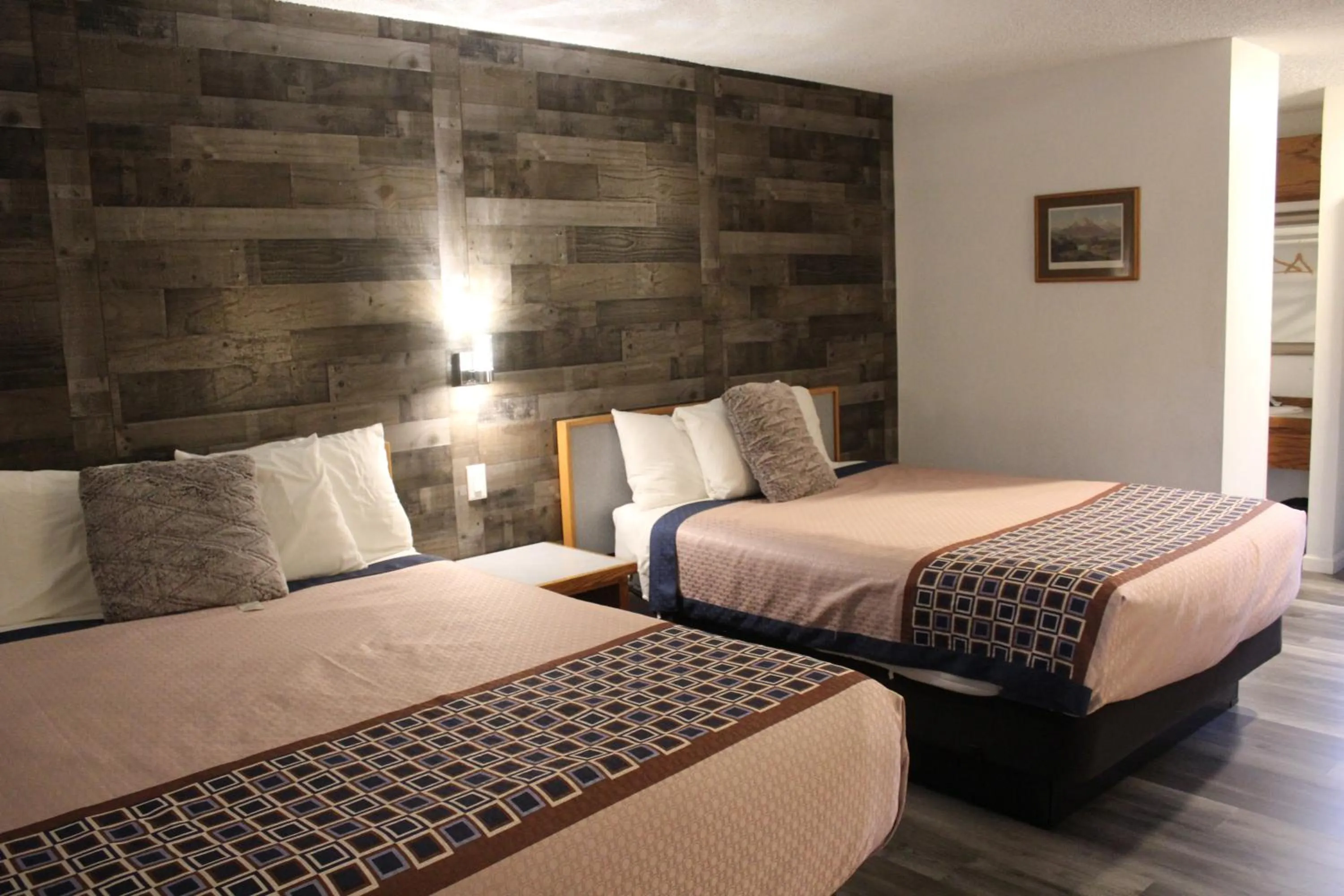 Bed in Cedarwood Inn of Ashland