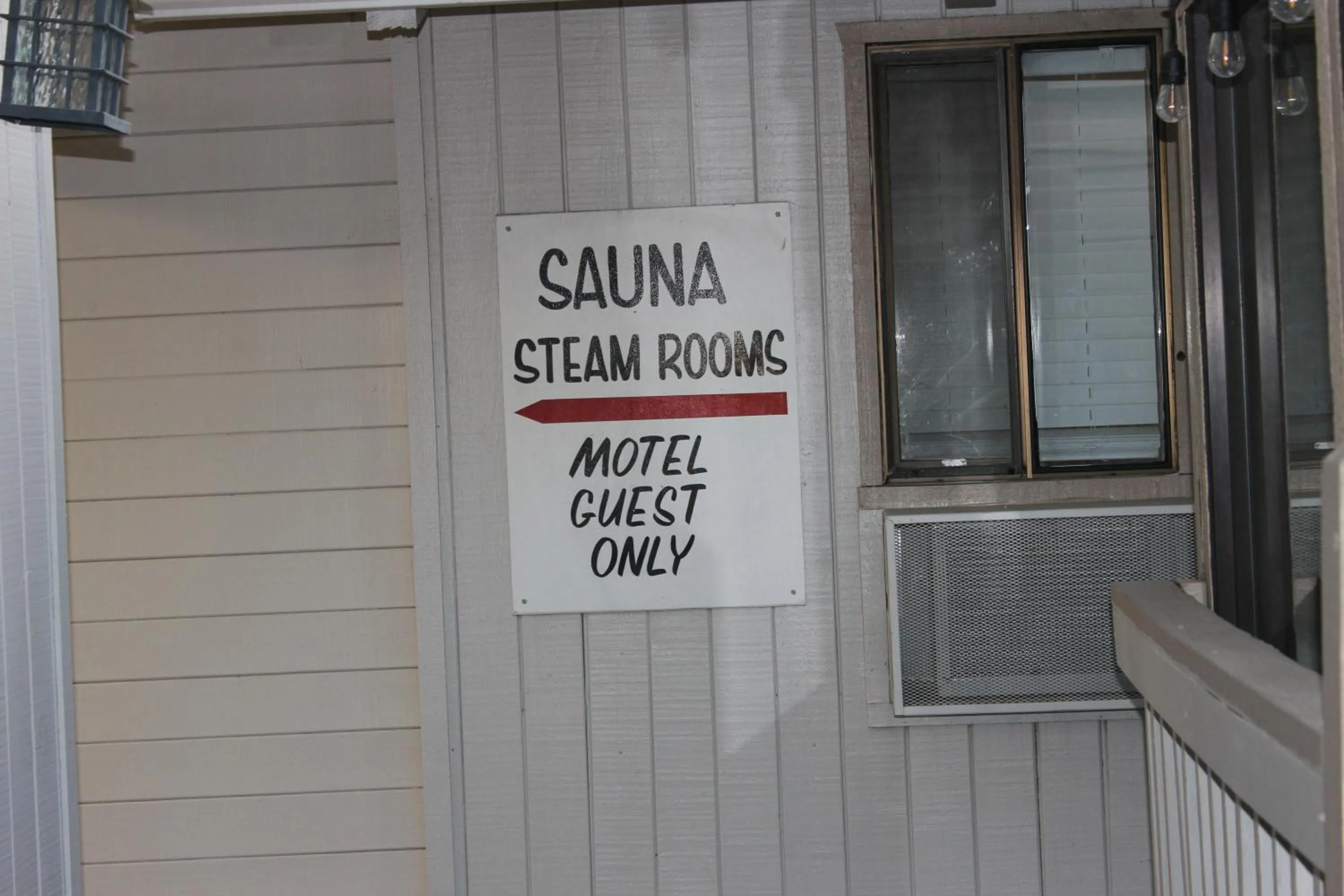 Sauna in Cedarwood Inn of Ashland