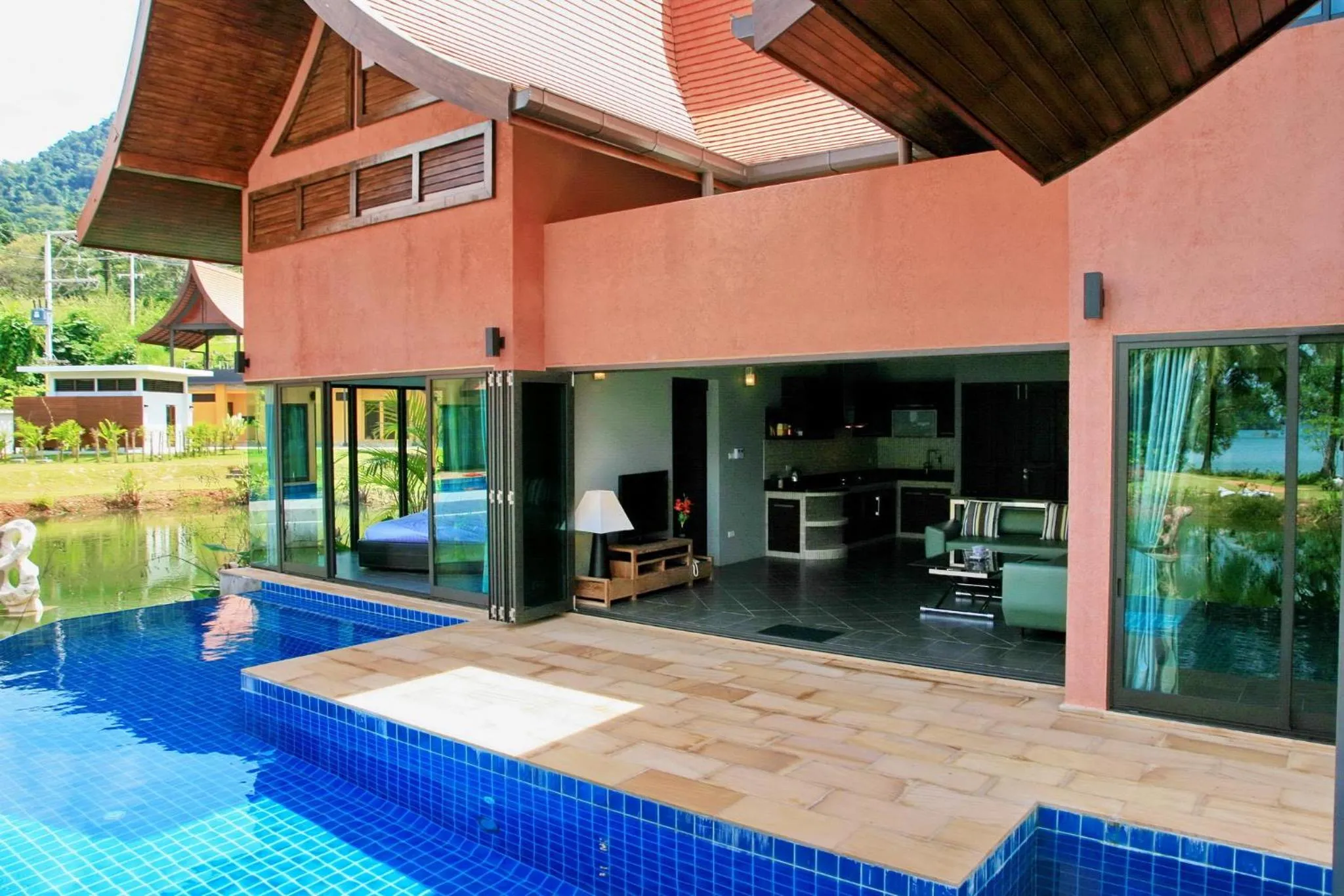 Day in Tha Lane Bay Villas