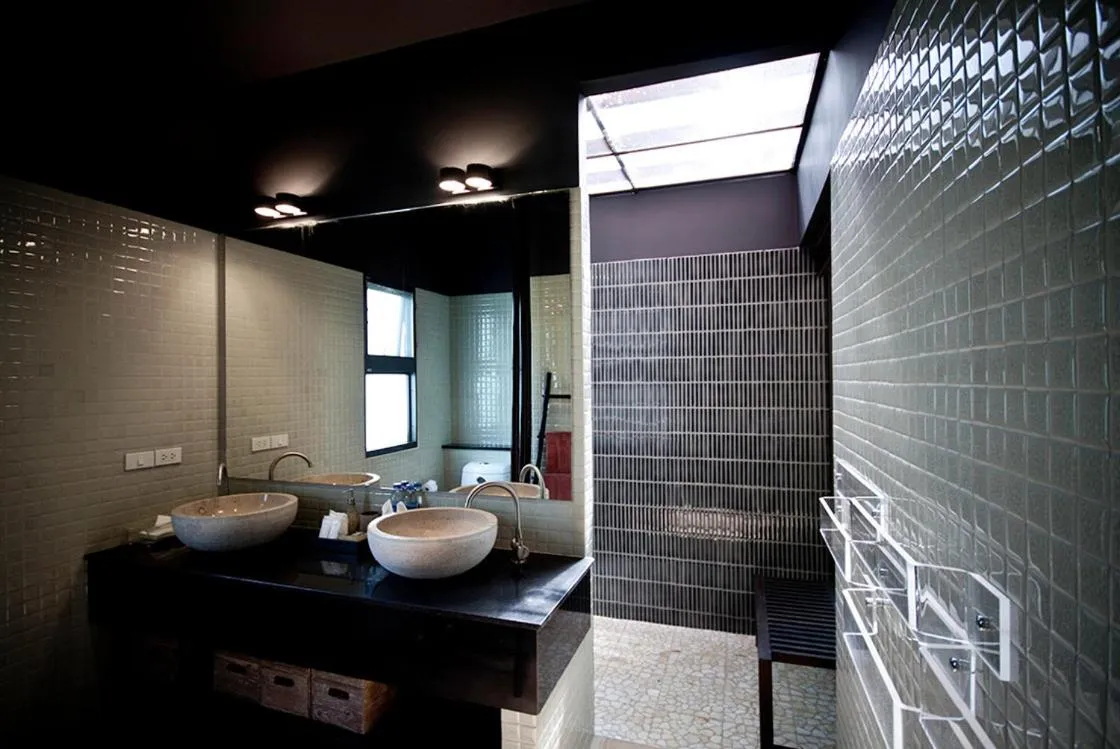 Bathroom in Tha Lane Bay Villas