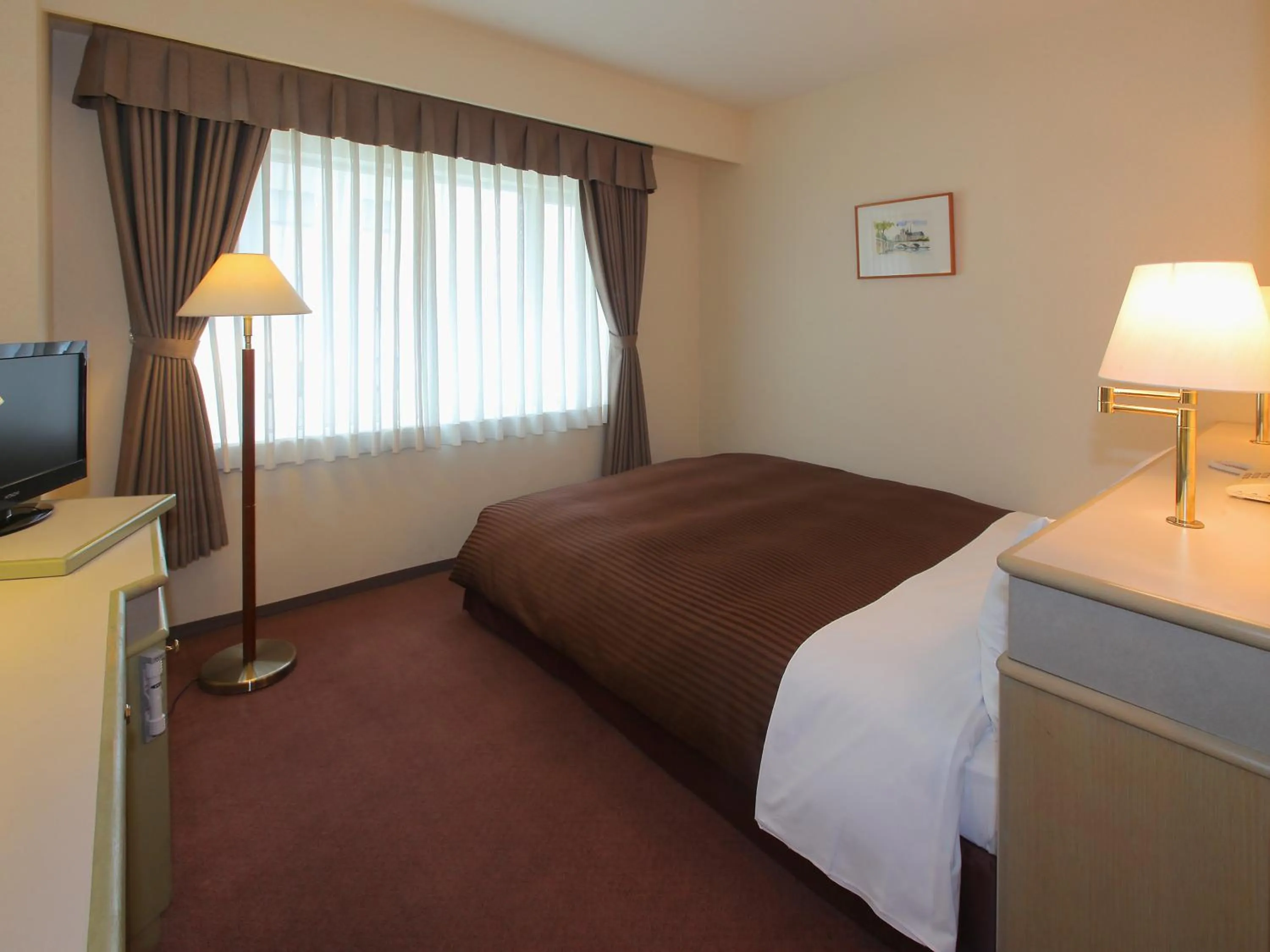 Day, Bed in Hotel Green Tower Makuhari