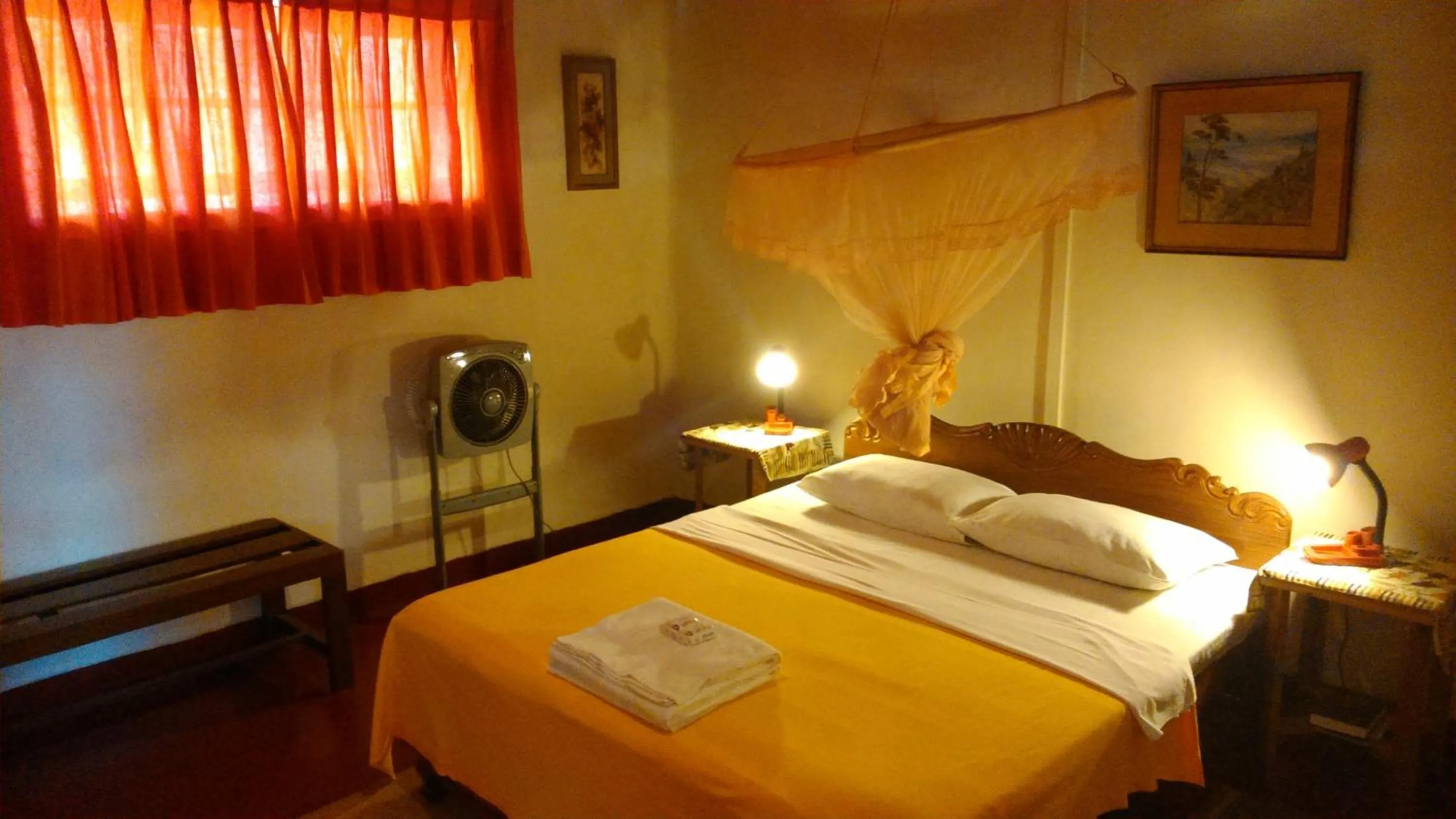 Bed in Sunnyside Holiday Bungalow