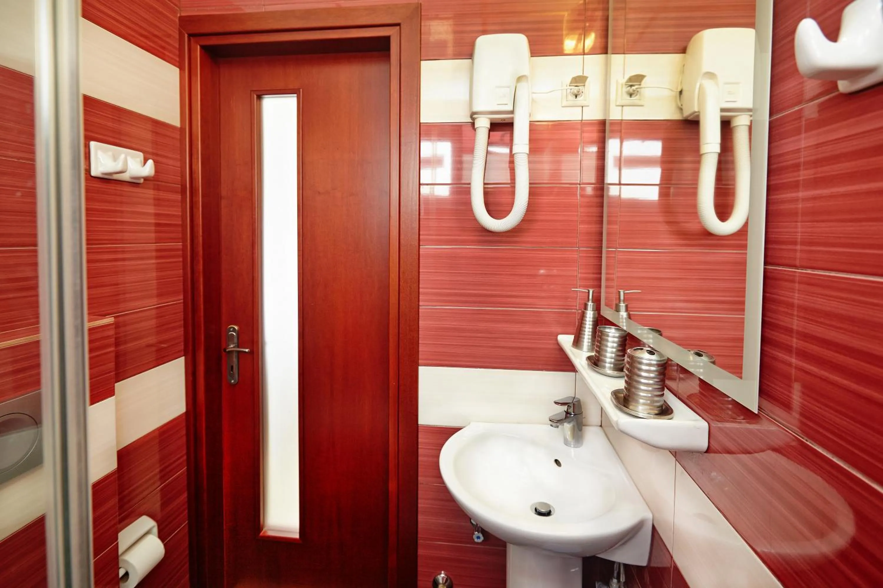 Bathroom in Pettas Apartments