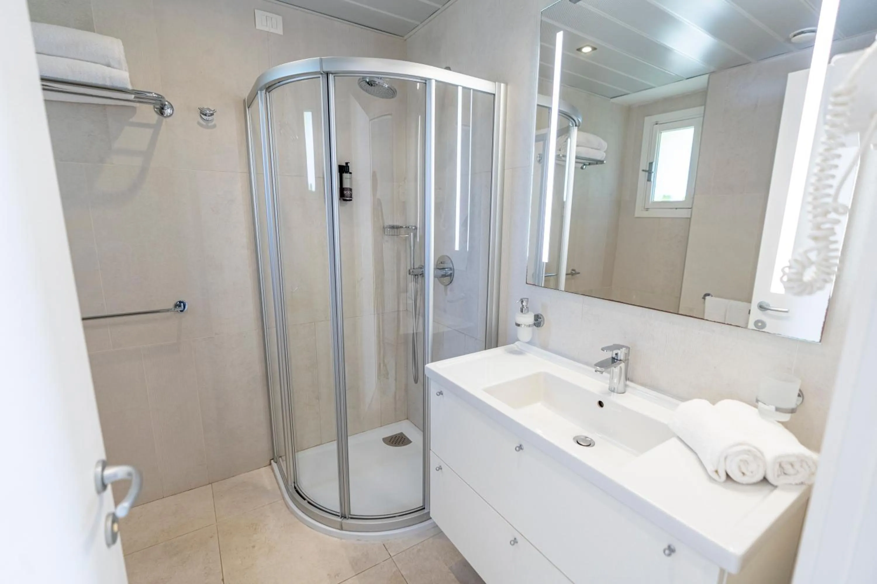 Bathroom in Mangia's Pollina Resort