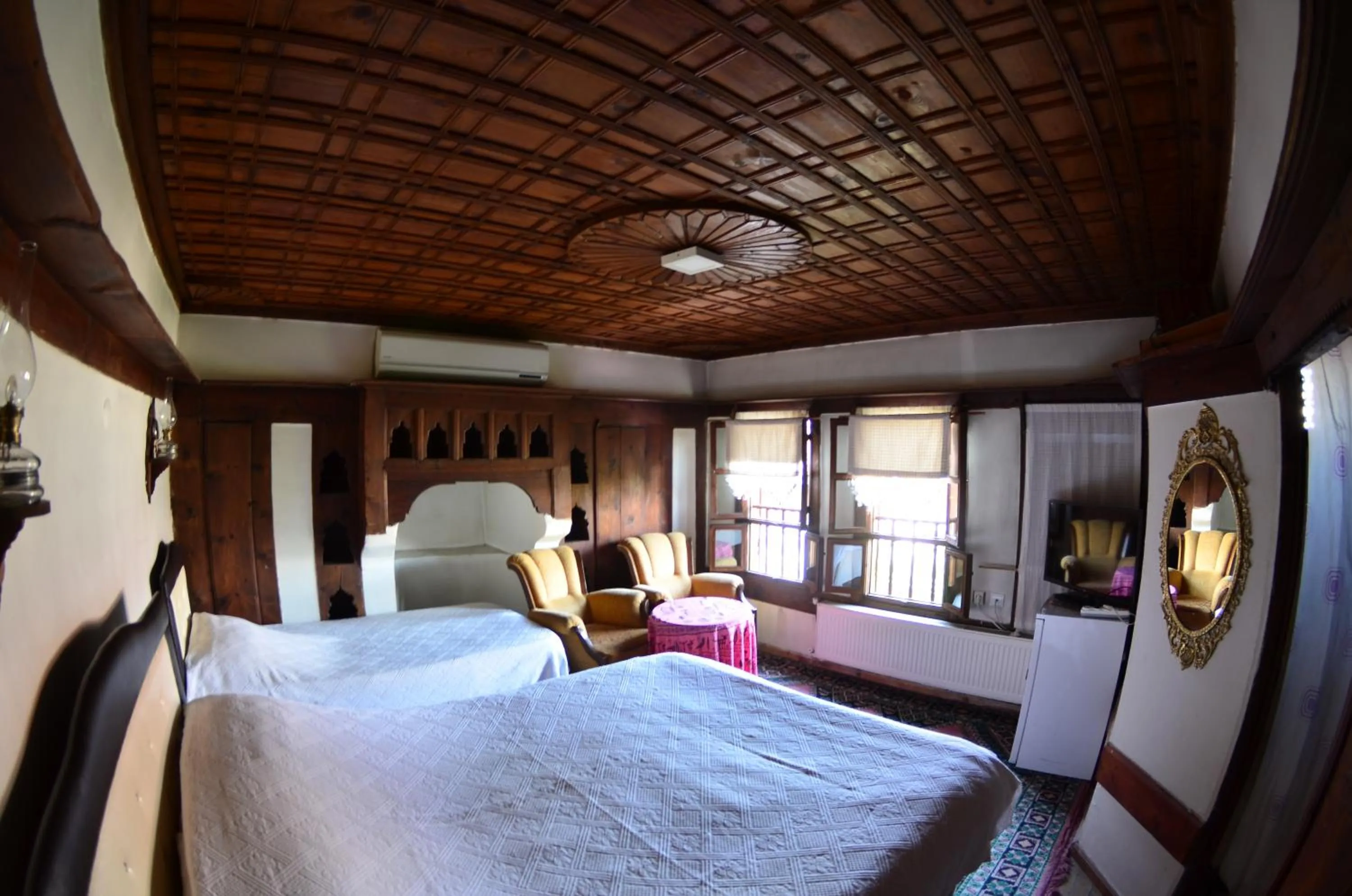 Photo of the whole room, Bed in Yorgancıoglu Konak