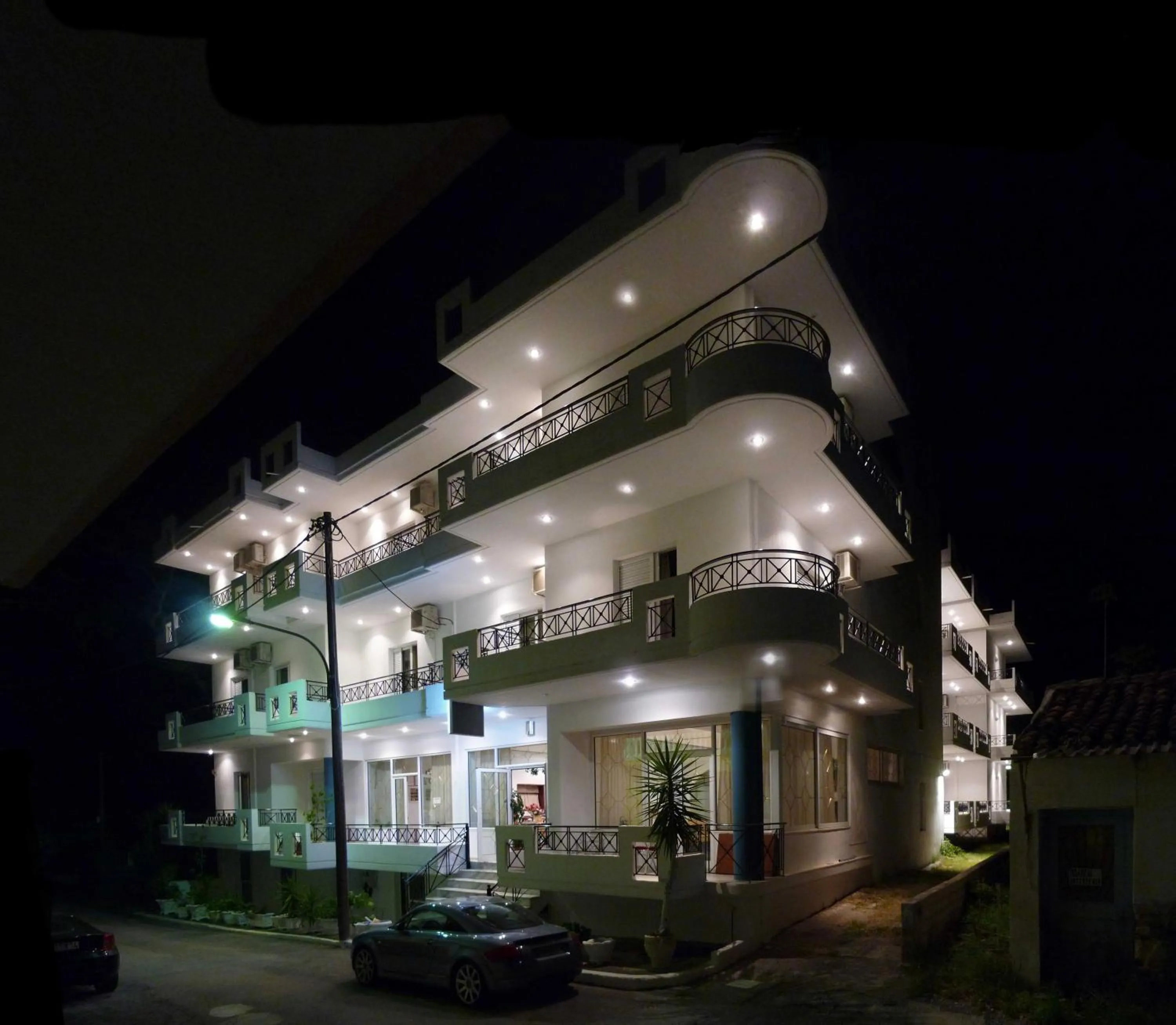 Facade/entrance in Pagona Hotel
