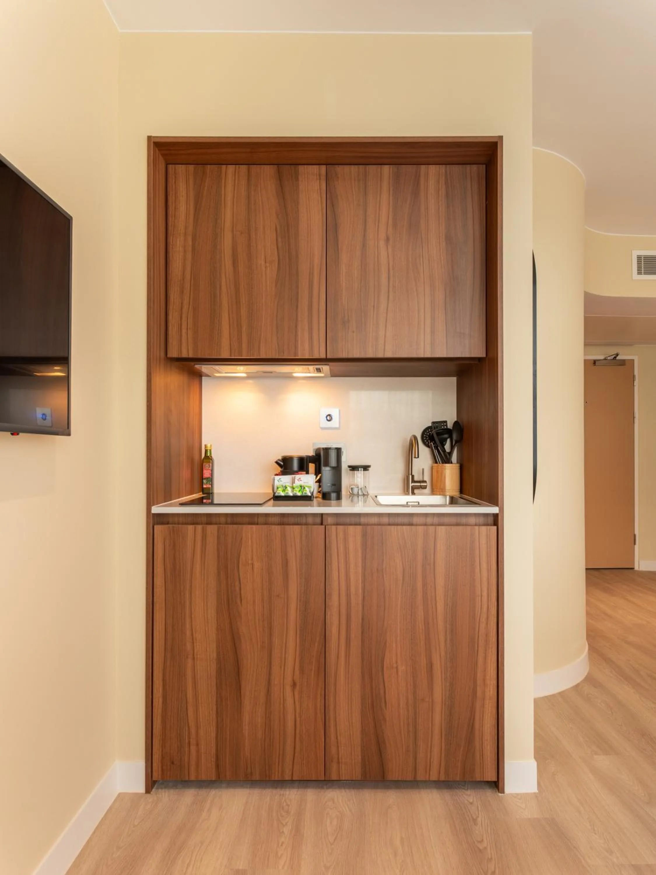 Coffee/tea facilities in Numa Brighton Pavilion