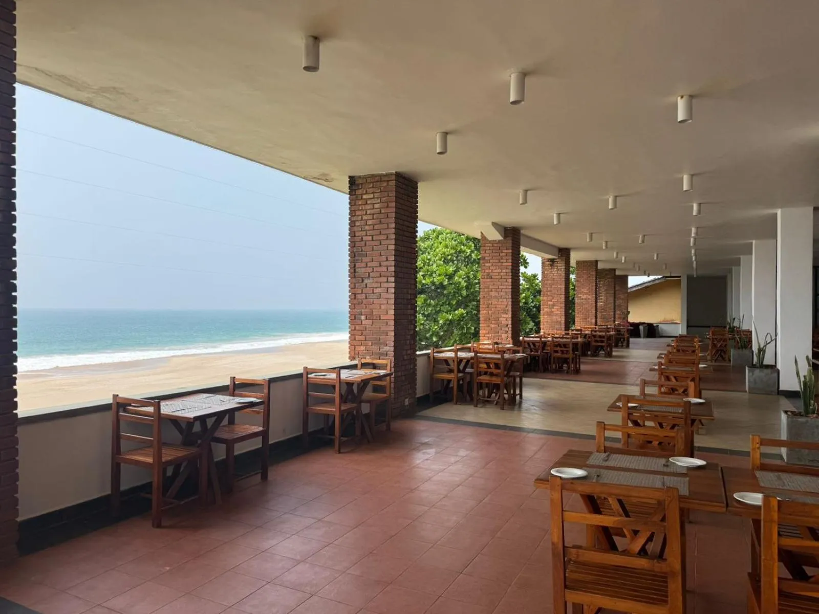 Restaurant/places to eat in The Long Beach Resort & Spa