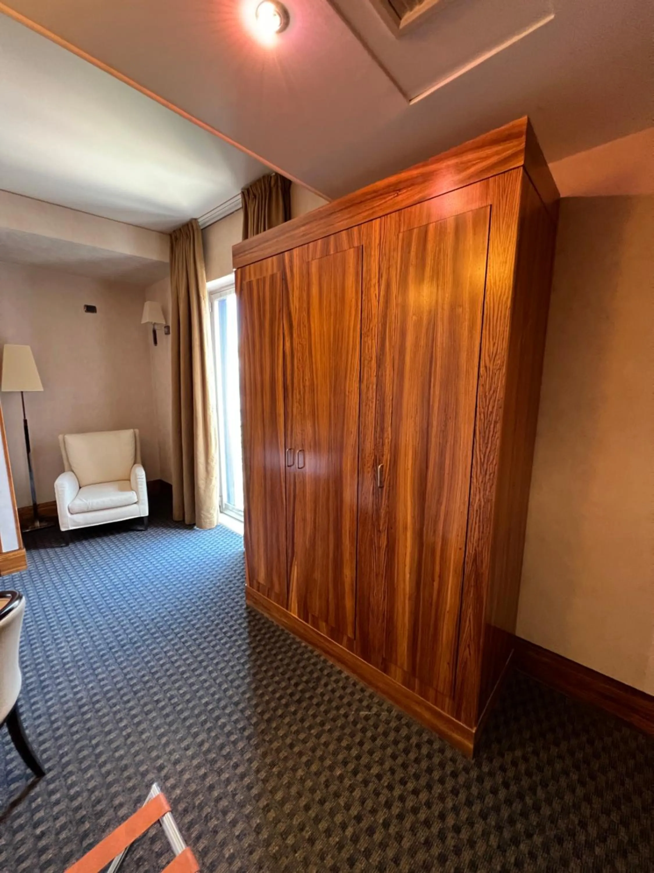 Seating area in Hotel La Fenice