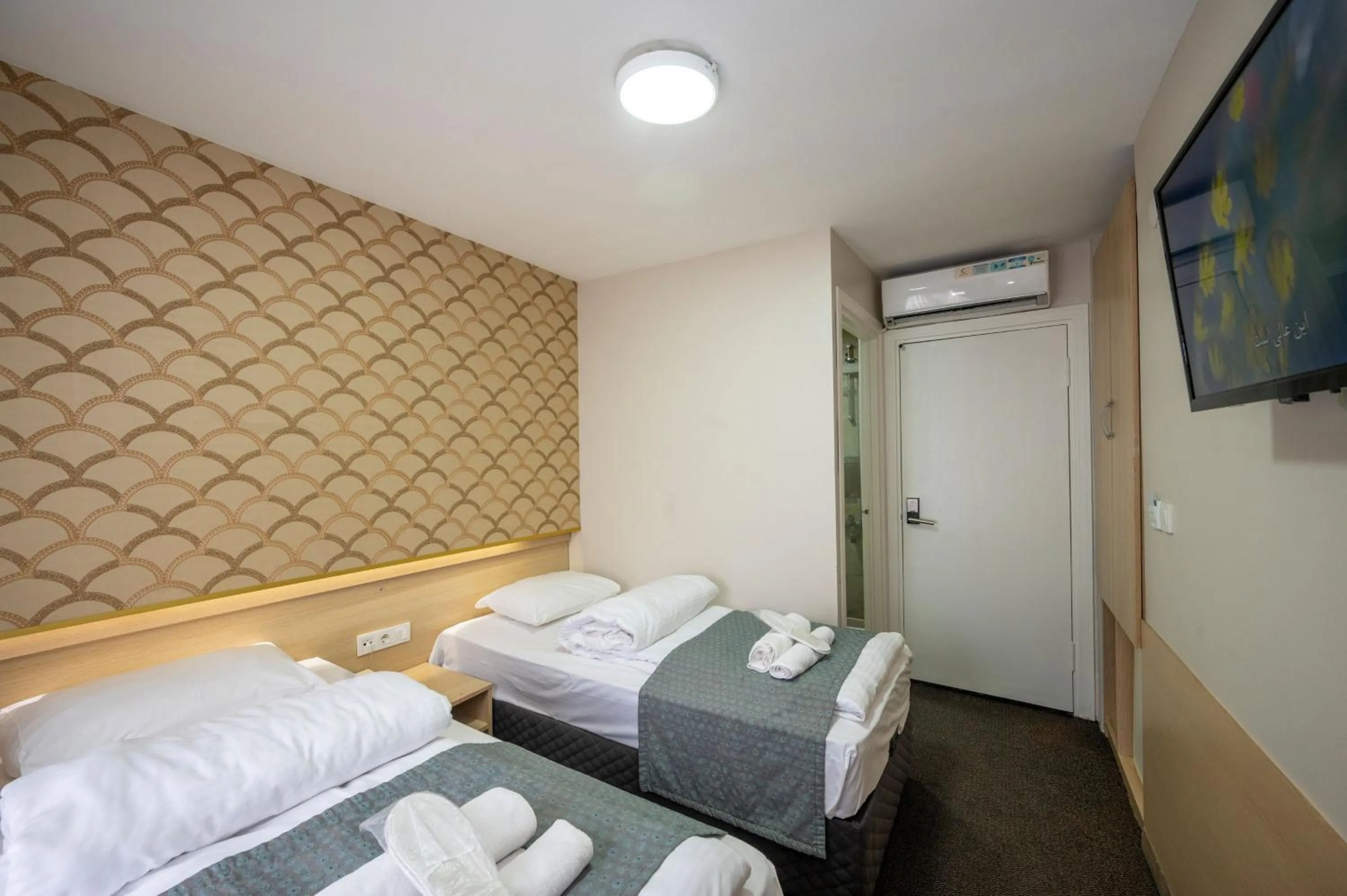 Photo of the whole room, Bed in Hotel Melita