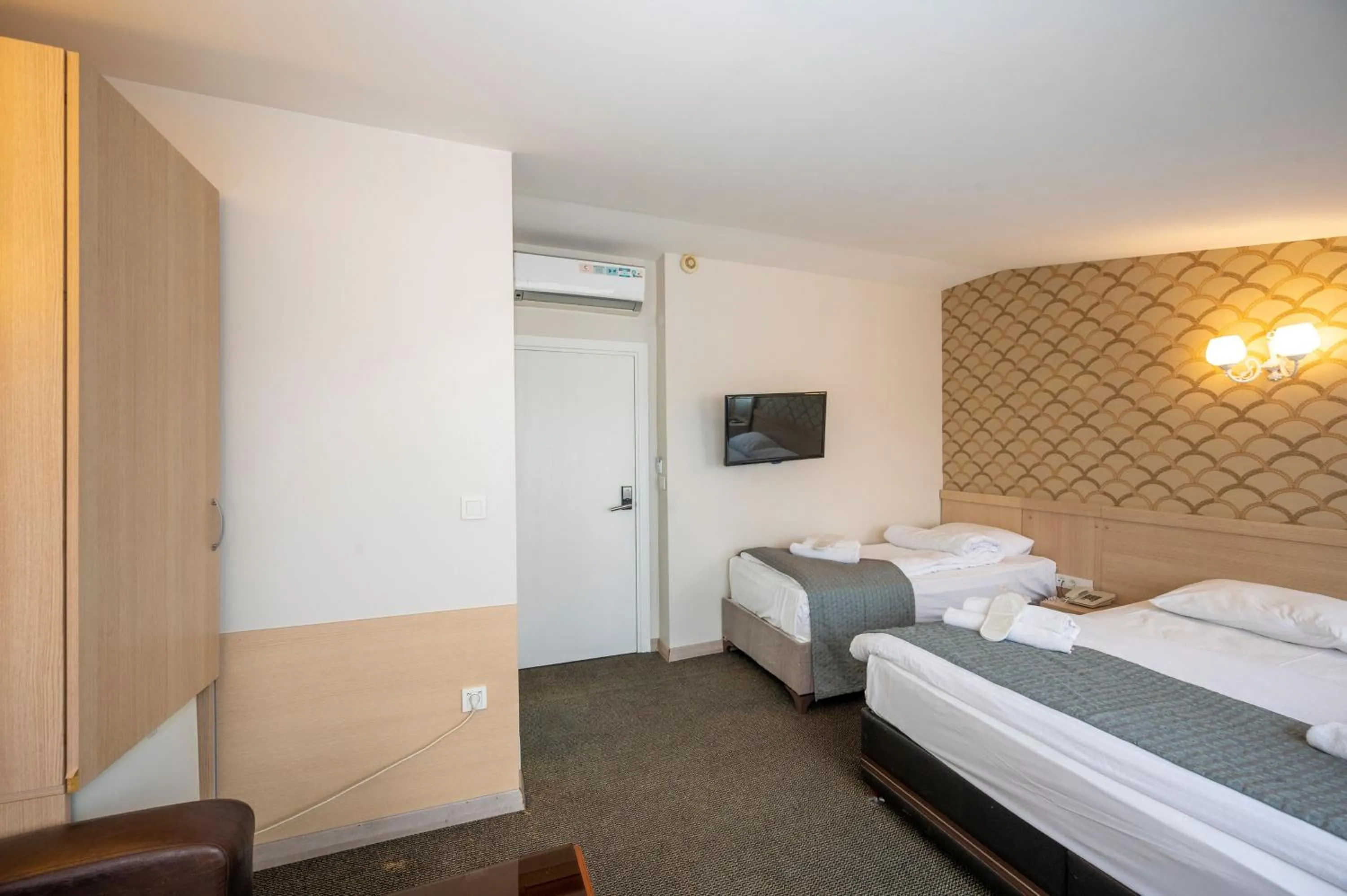 Photo of the whole room, Bed in Hotel Melita