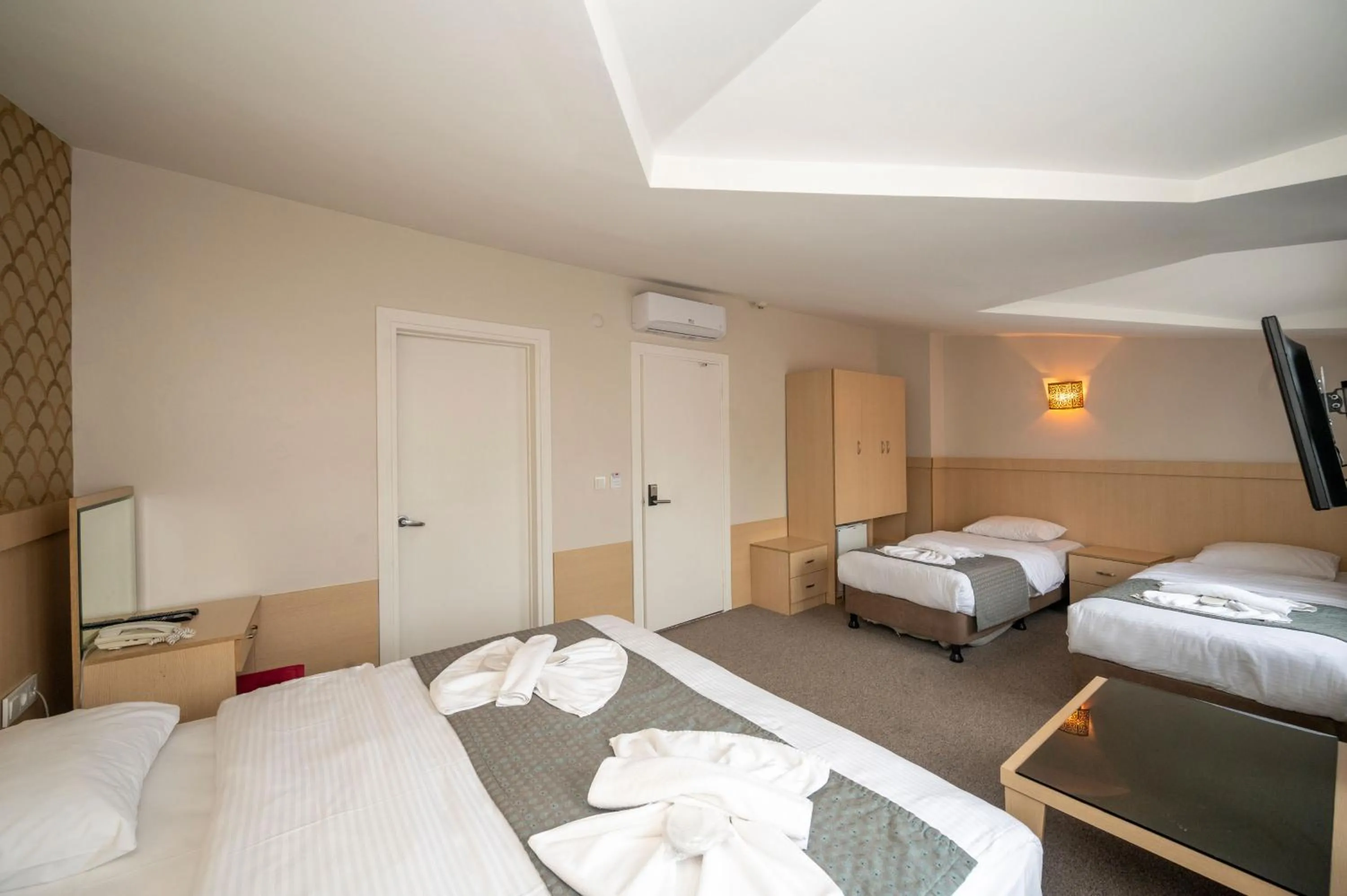 Photo of the whole room, Bed in Hotel Melita