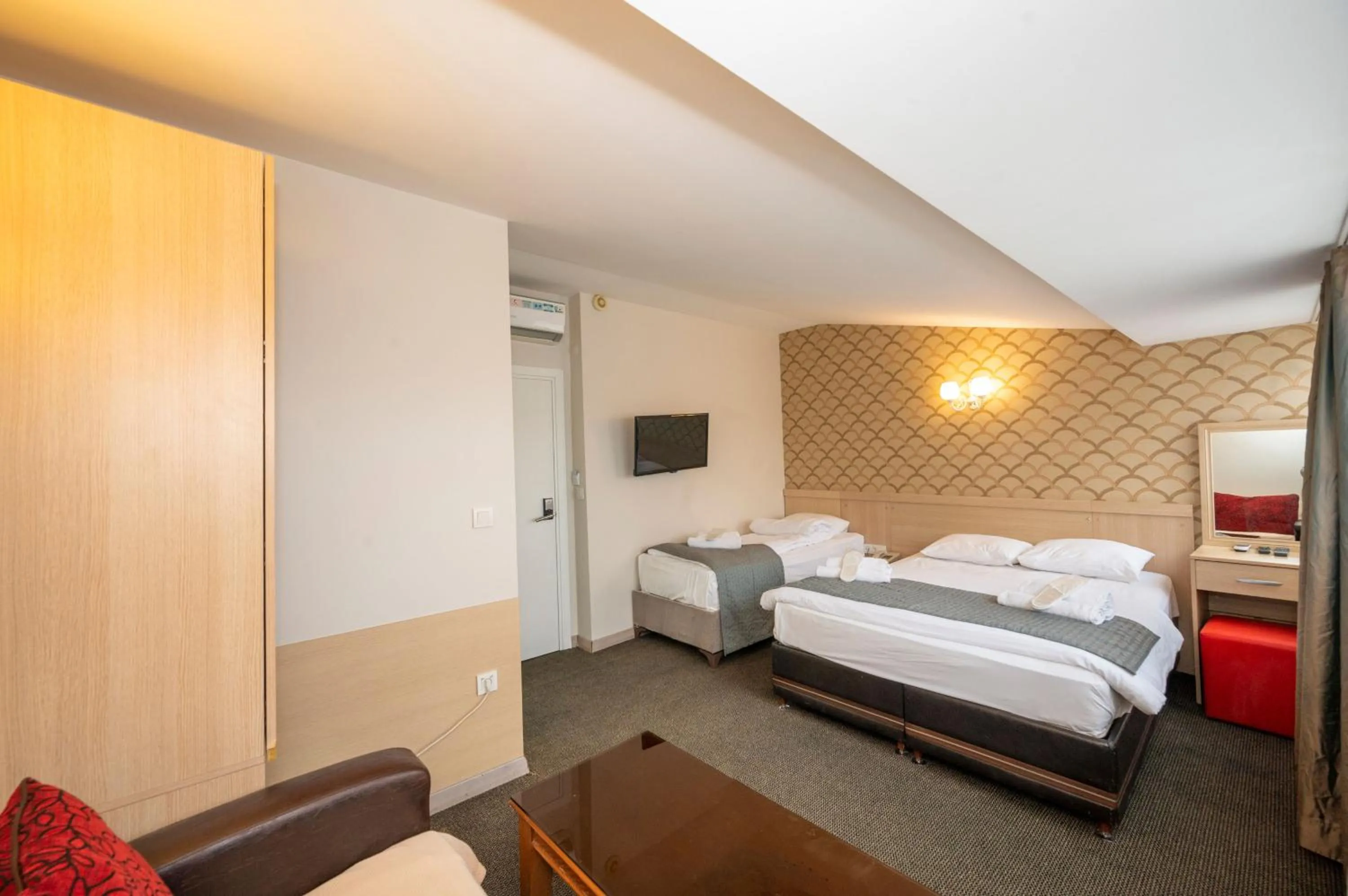 Photo of the whole room, Bed in Hotel Melita