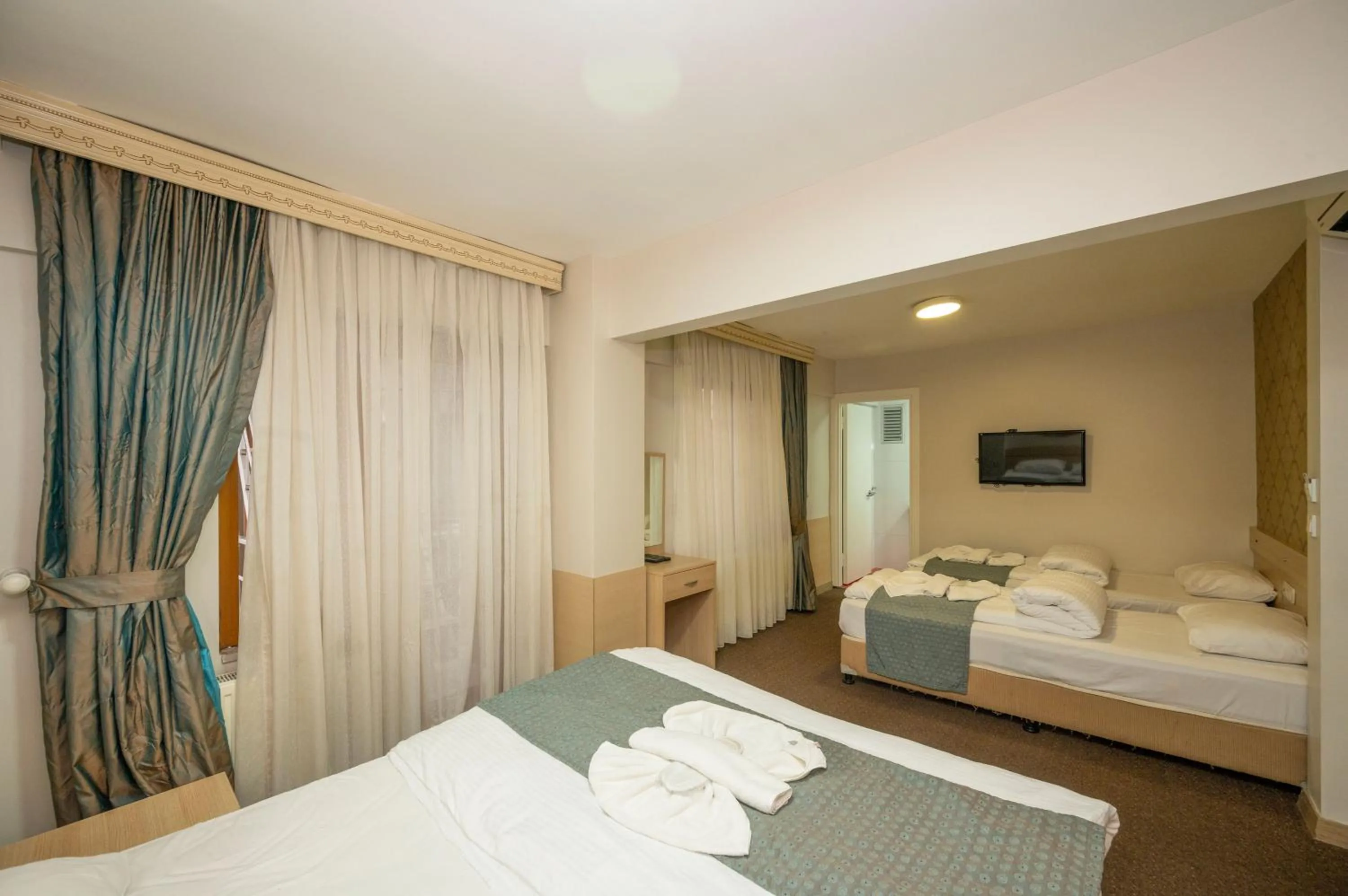 Photo of the whole room, Bed in Hotel Melita