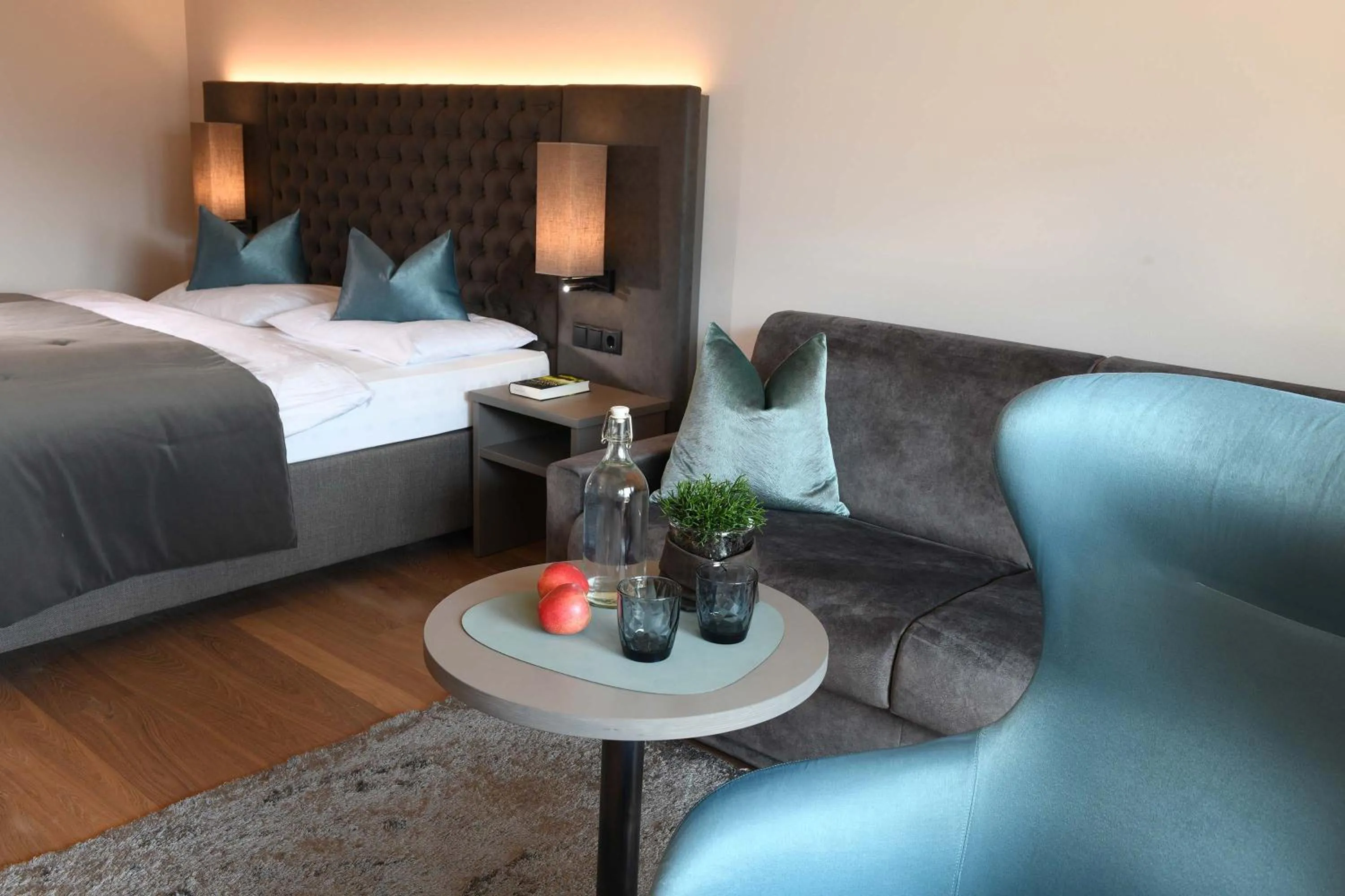 Photo of the whole room, Bed in Hotel Das Stachelburg