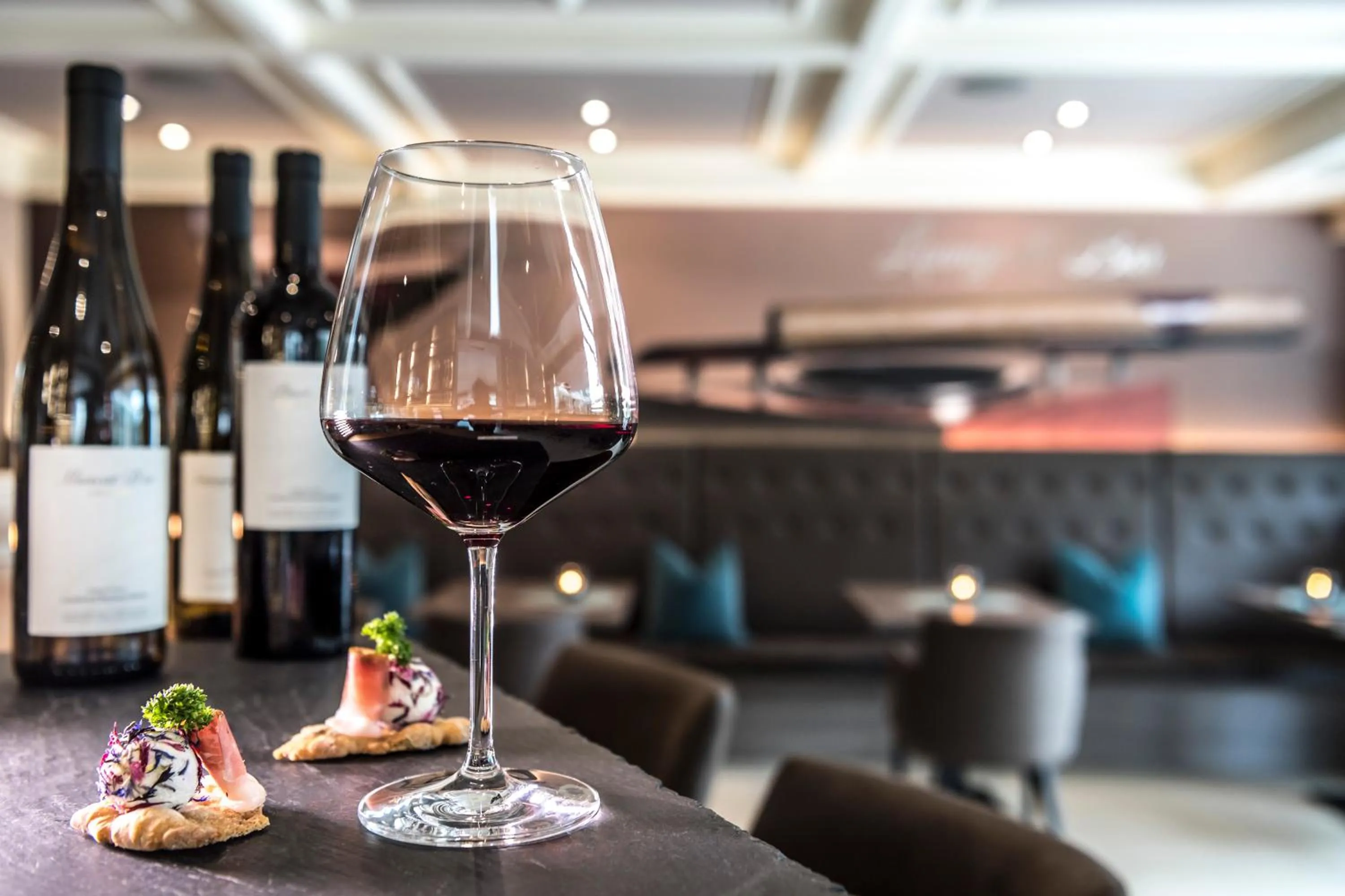 Lounge or bar in Hotel Das Stachelburg