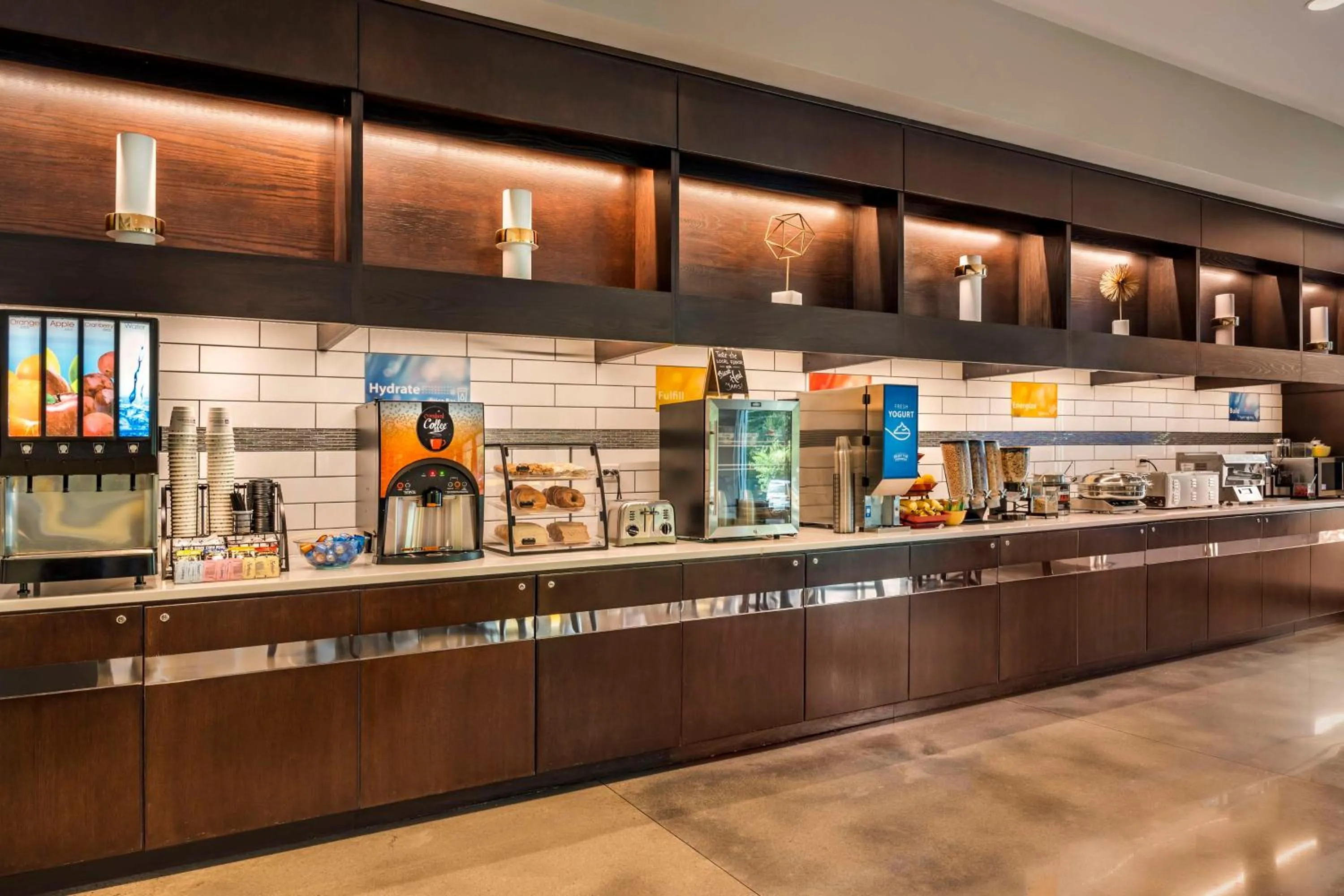 Breakfast in GLo Hotel Asheville-Blue Ridge Parkway