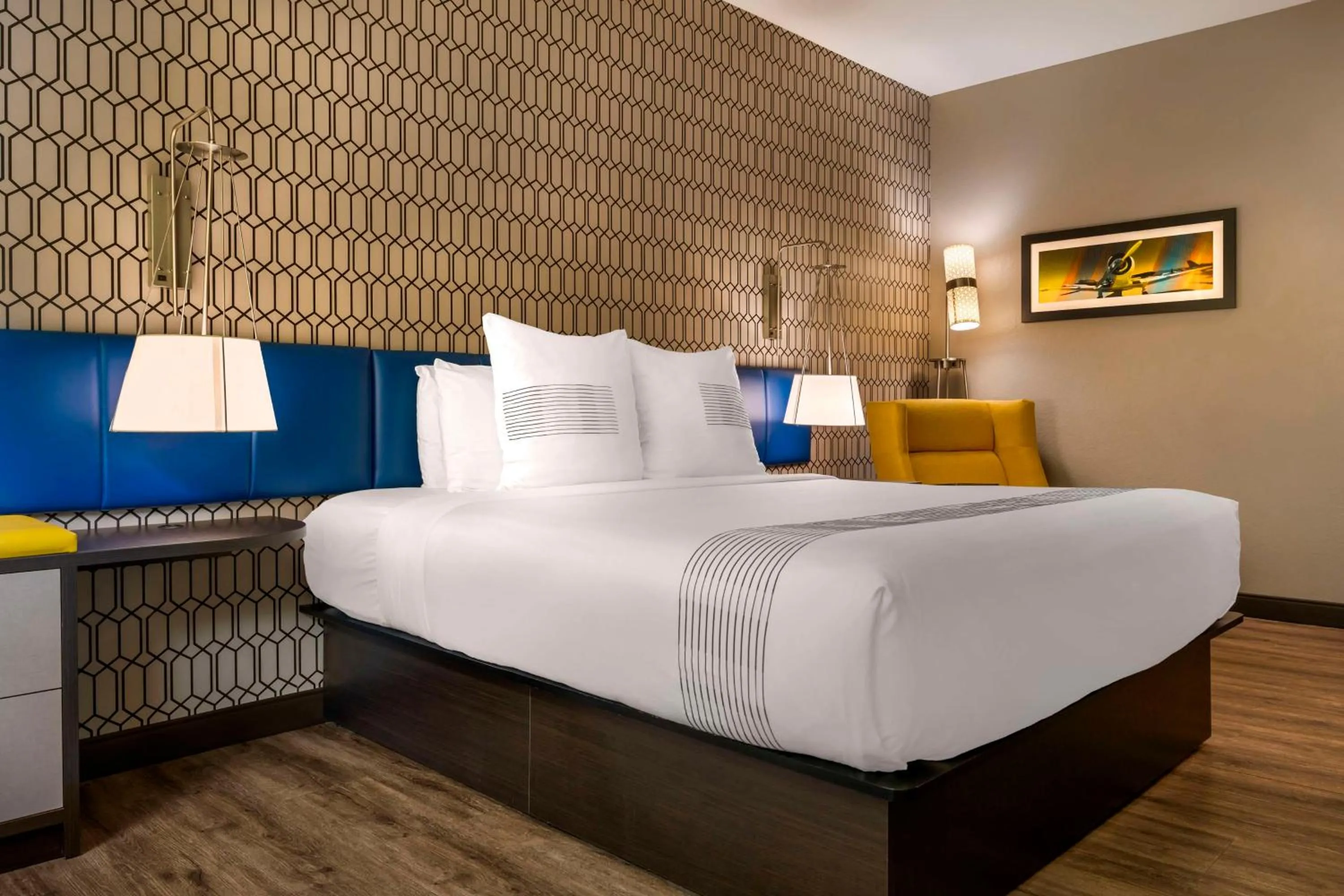 Bedroom, Bed in GLo Hotel Asheville-Blue Ridge Parkway