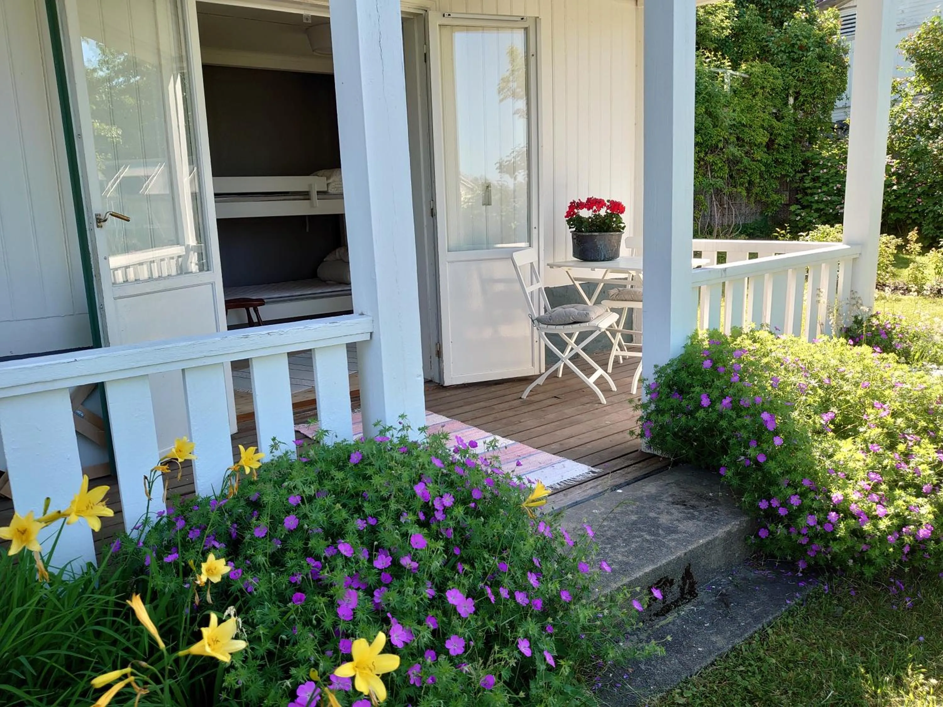 Garden in Vandrarhemmet Tallbacka/Ängelsberg Hostel