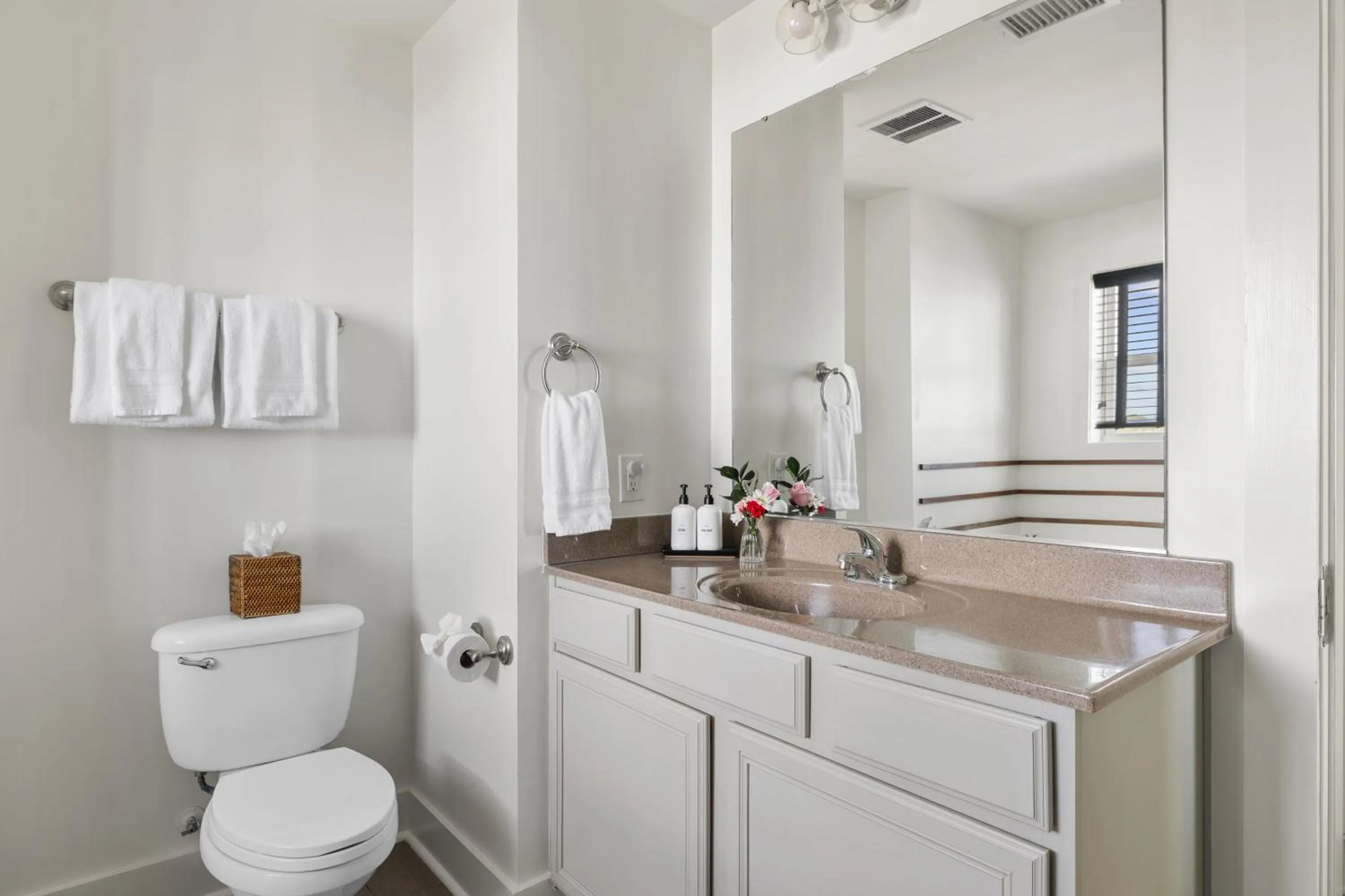 Bathroom in Regatta Inn - Adults Only