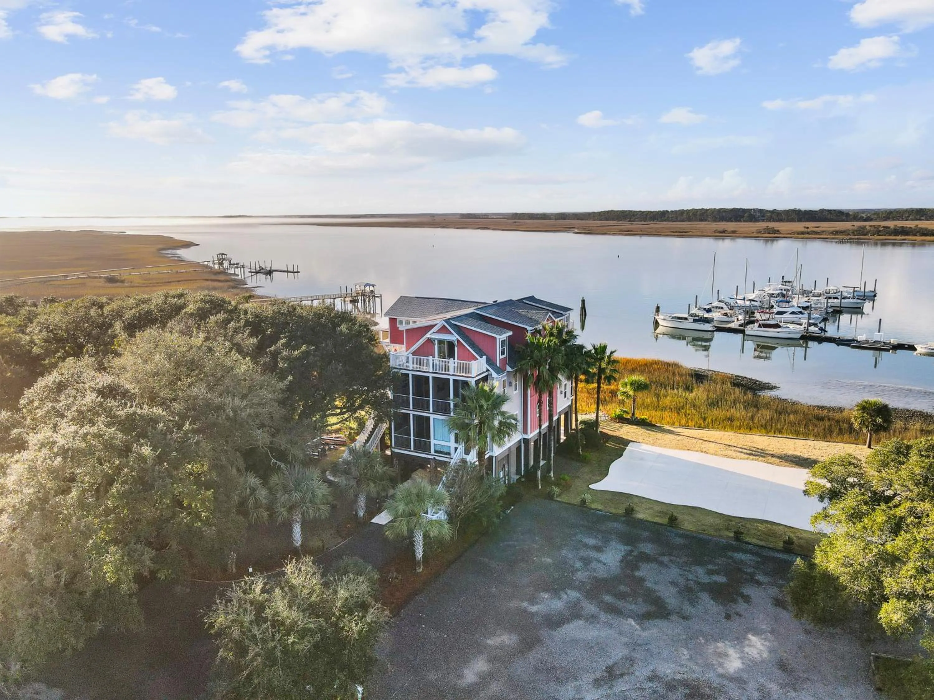 Property building in Regatta Inn - Adults Only