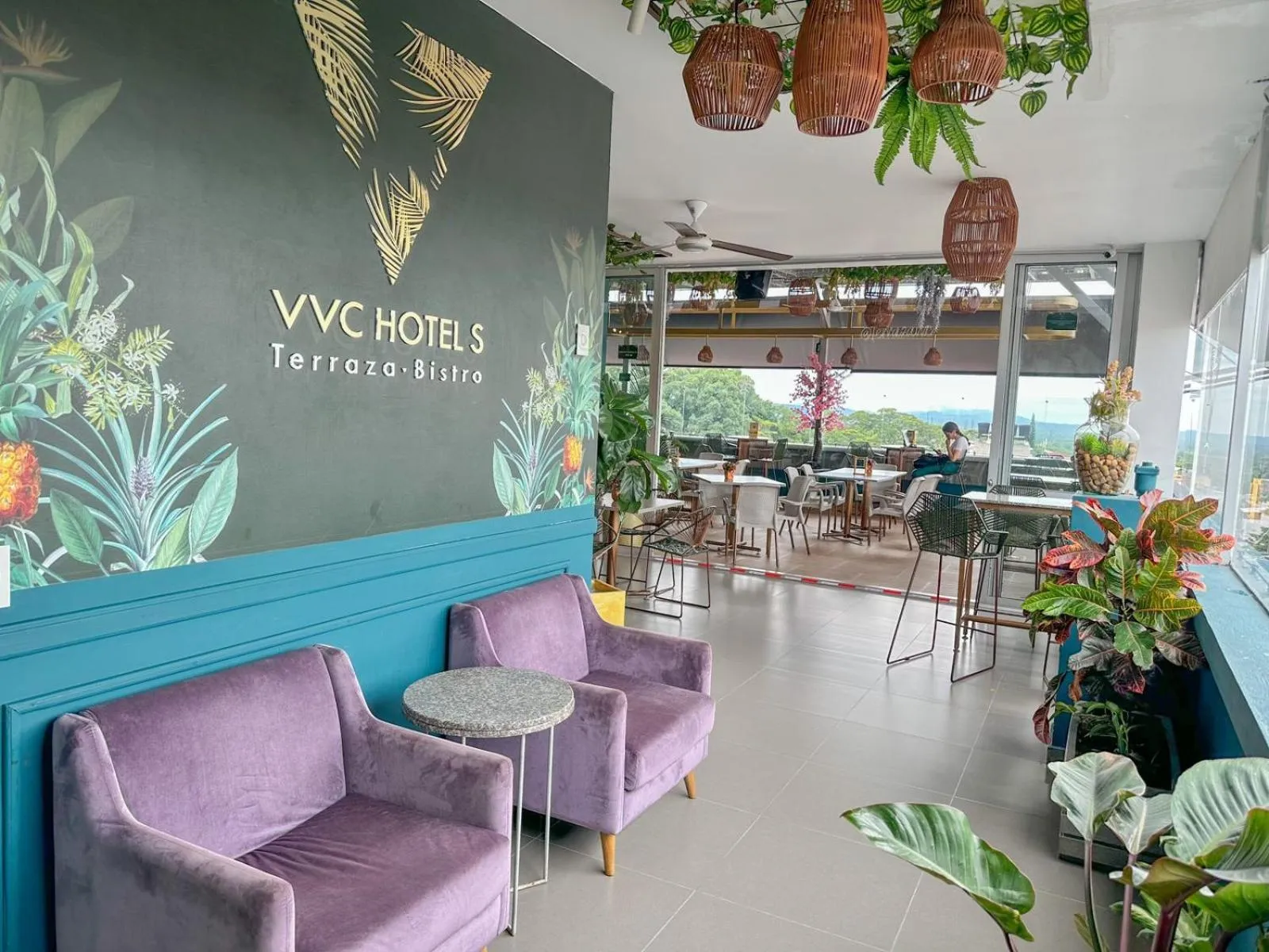 Restaurant/places to eat in VVC Hotel's