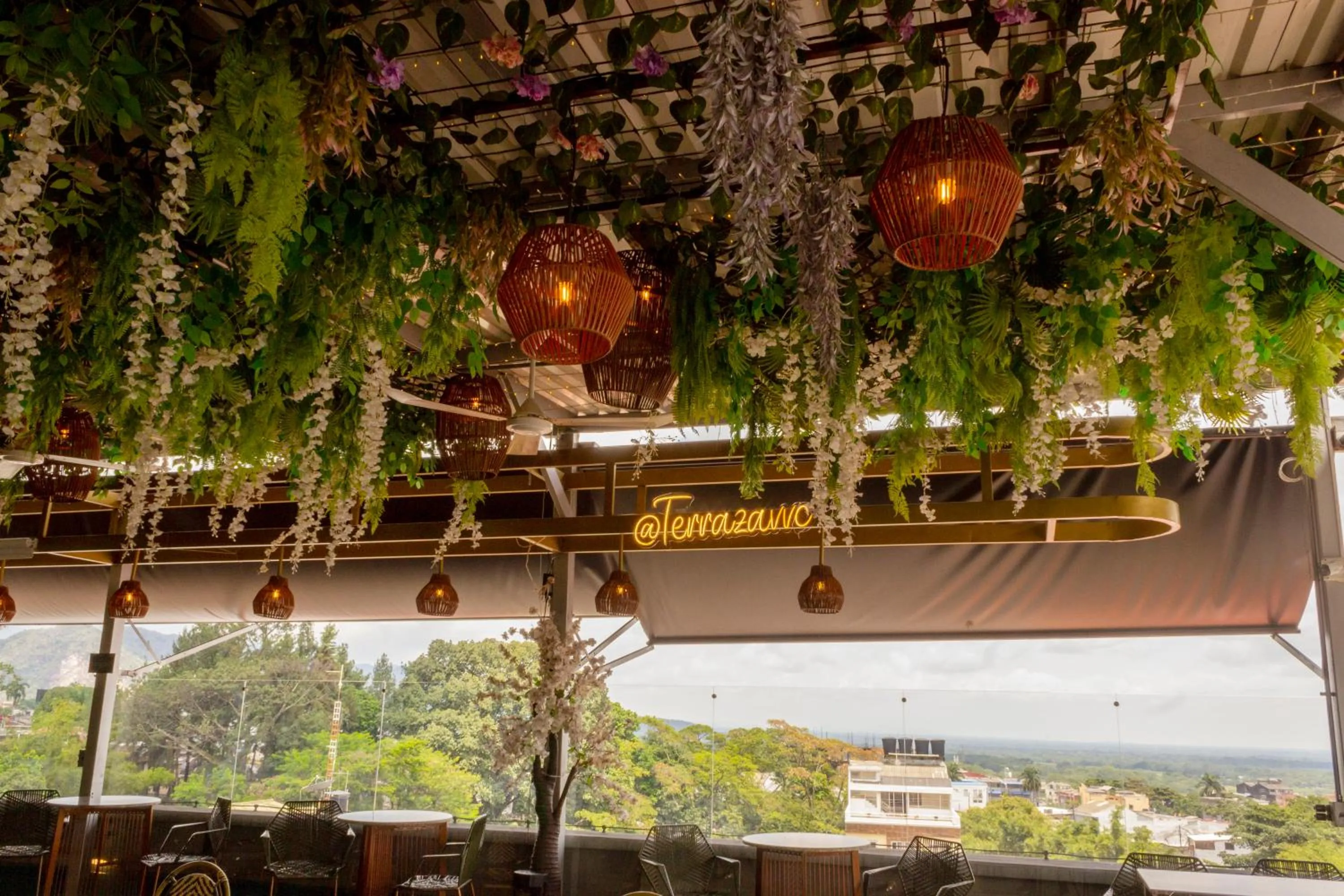 Restaurant/places to eat in VVC Hotel's