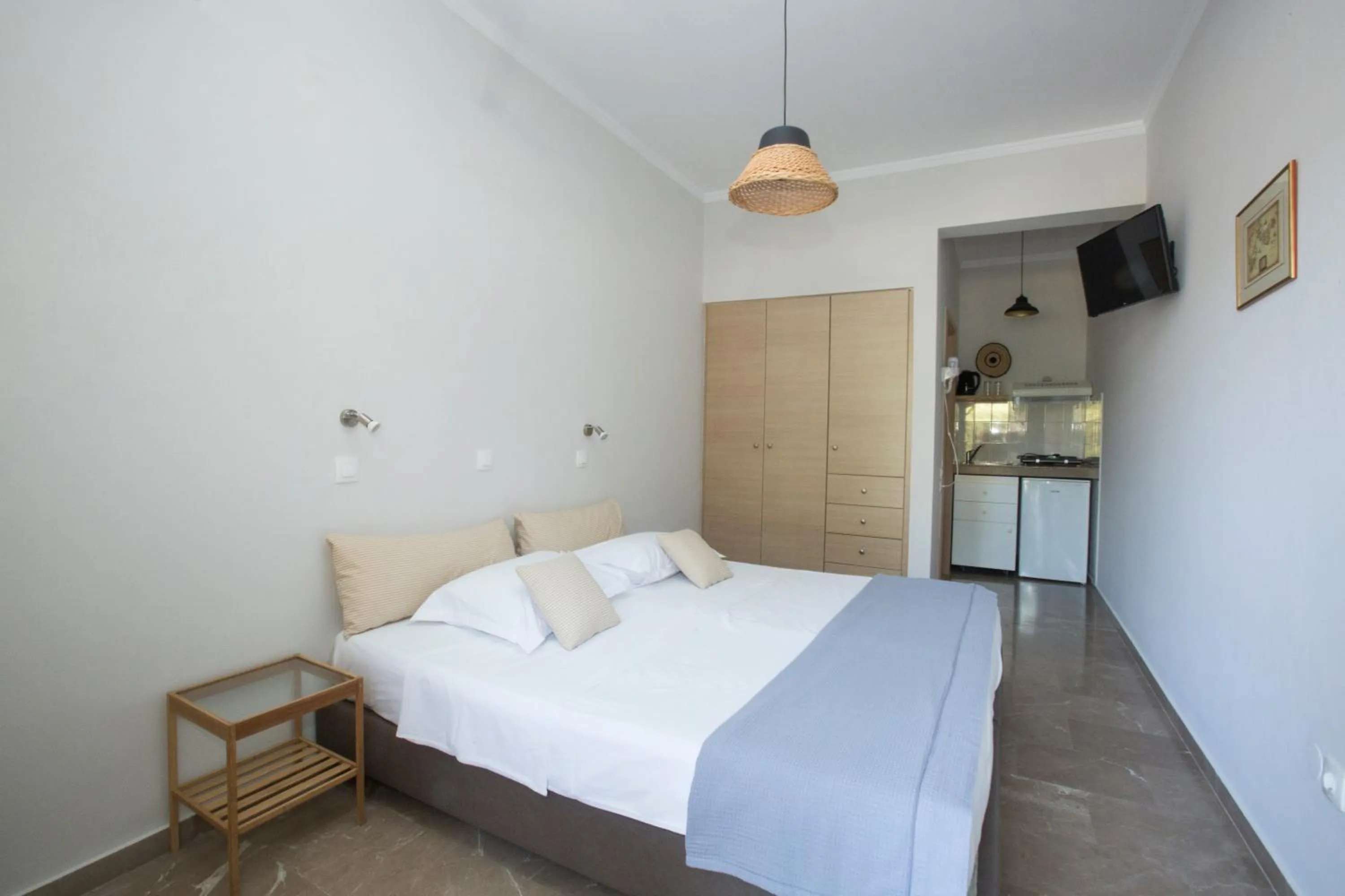 Studio with Side Sea View in Liostasi Retreat