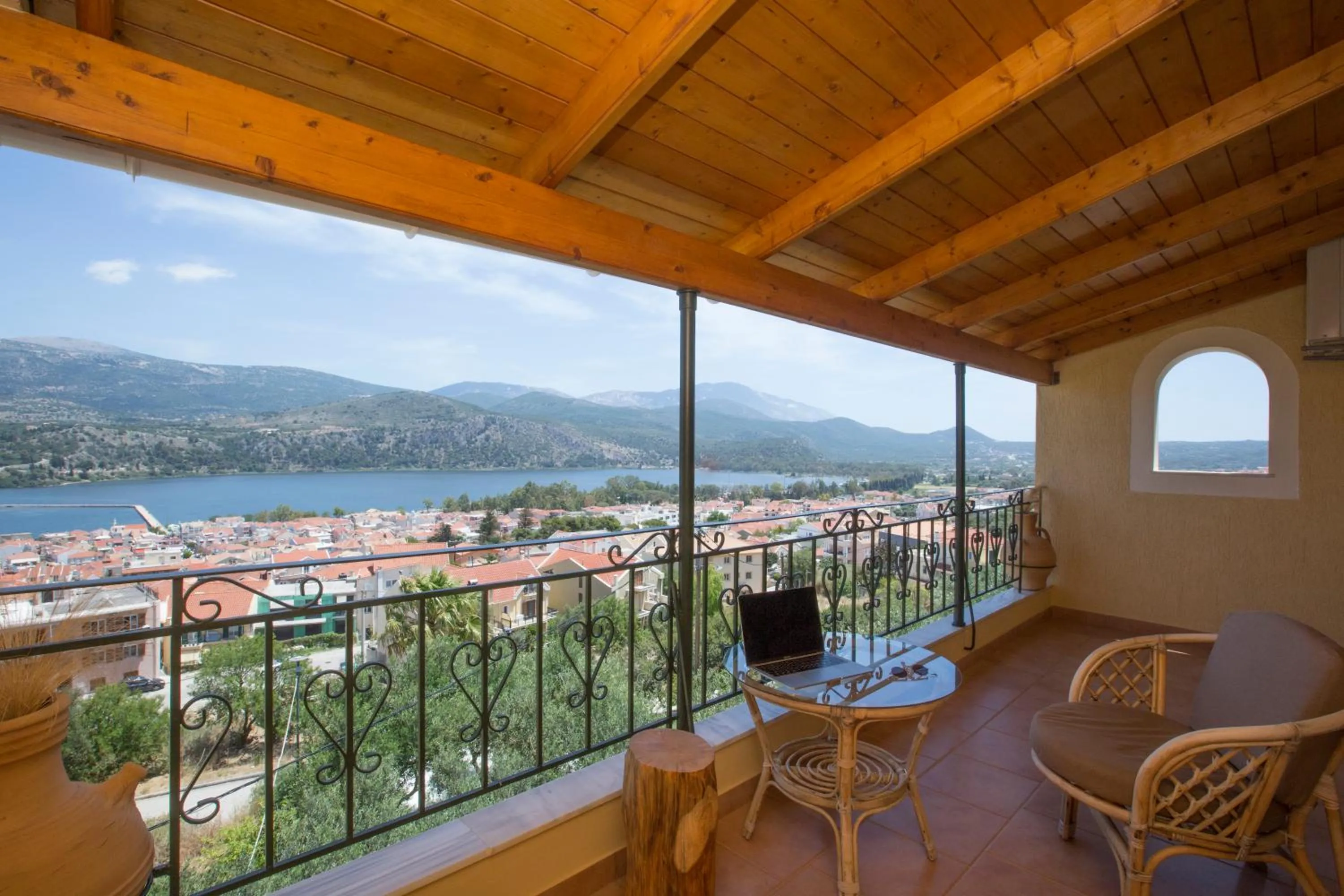 Apartment - Split Level with Sea View in Liostasi Retreat