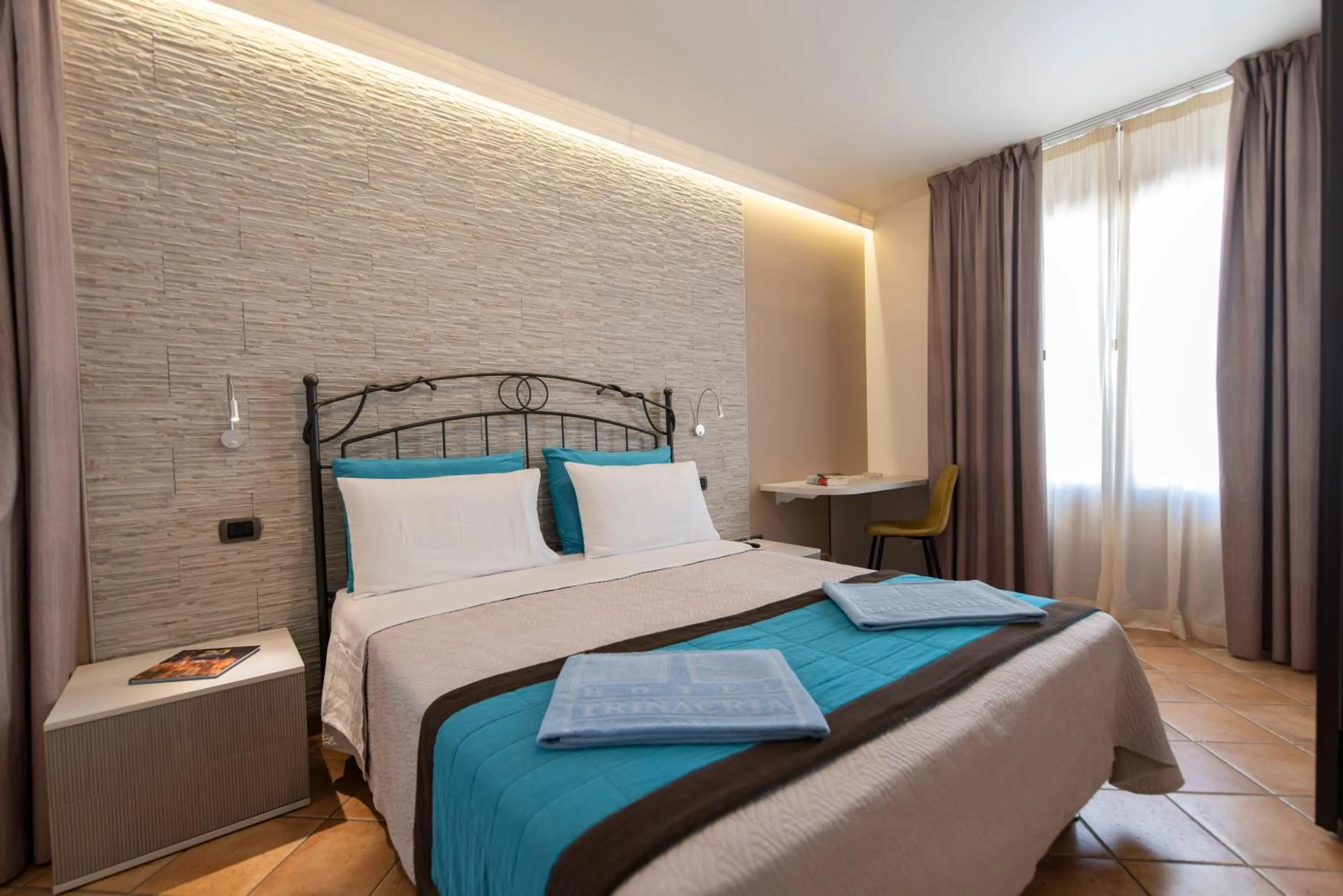 Bedroom, Bed in Hotel Trinacria