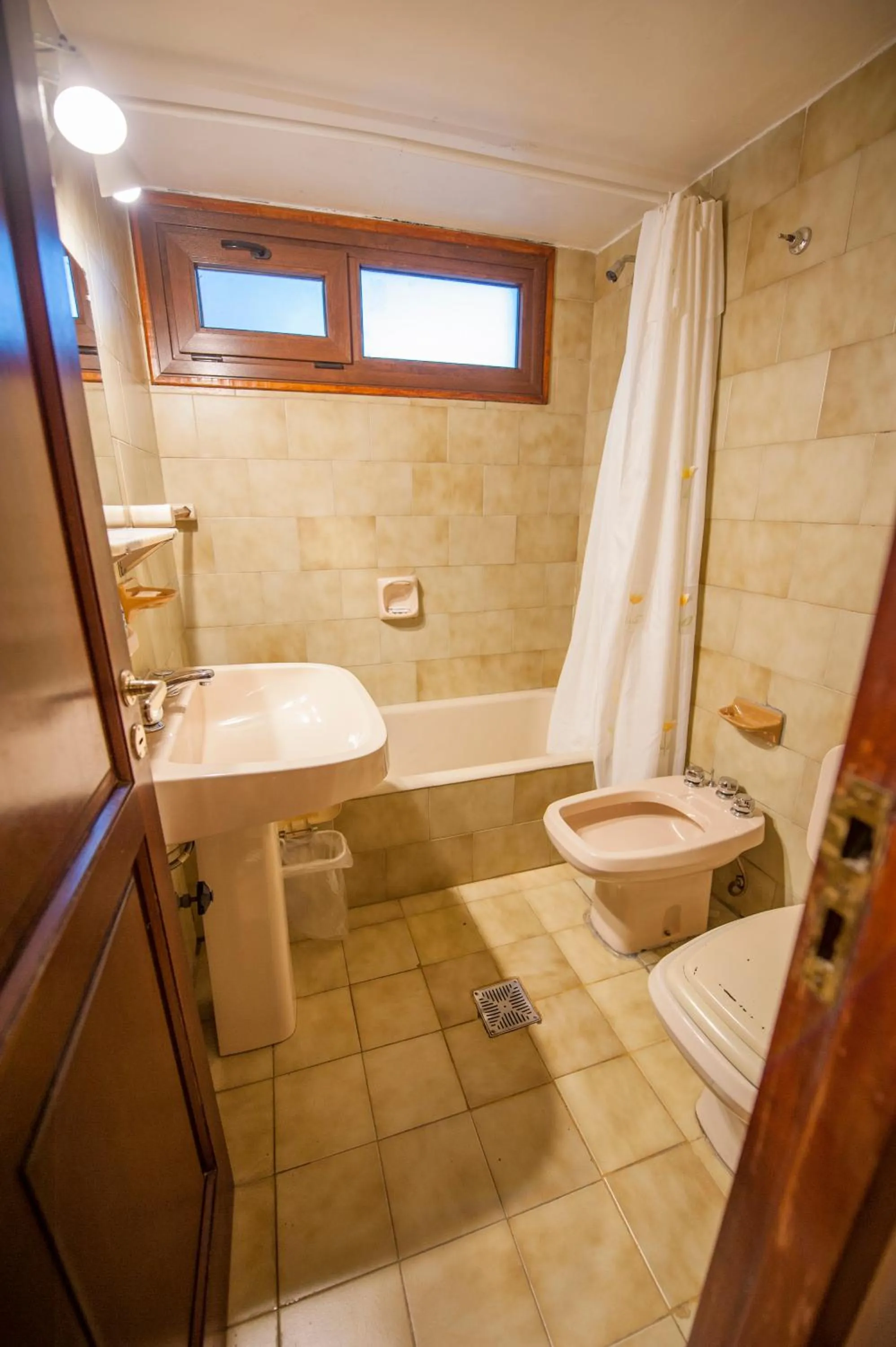 Bathroom in Tunqueley Hotel