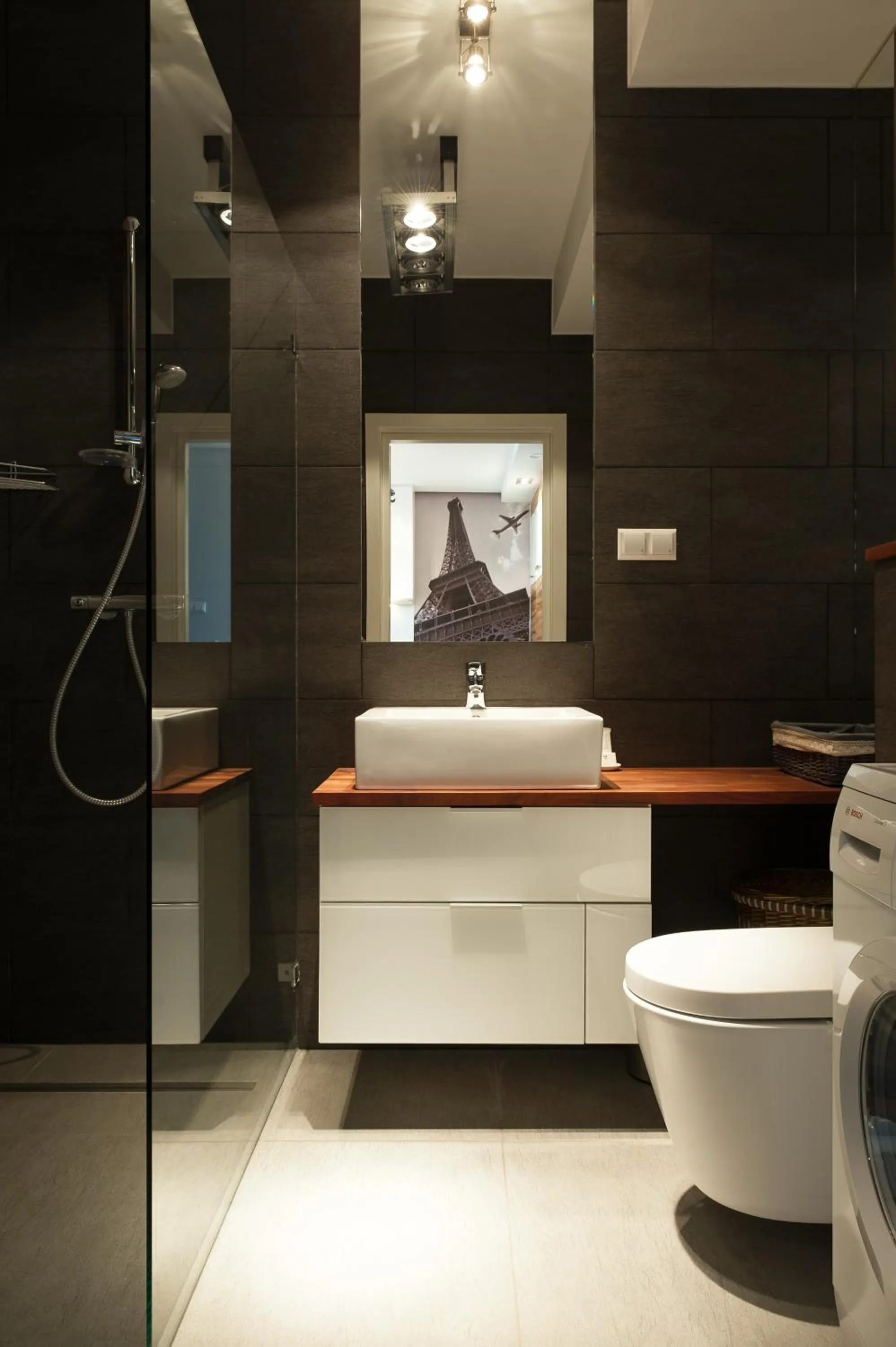 Bathroom in Platinum Towers E-Apartments