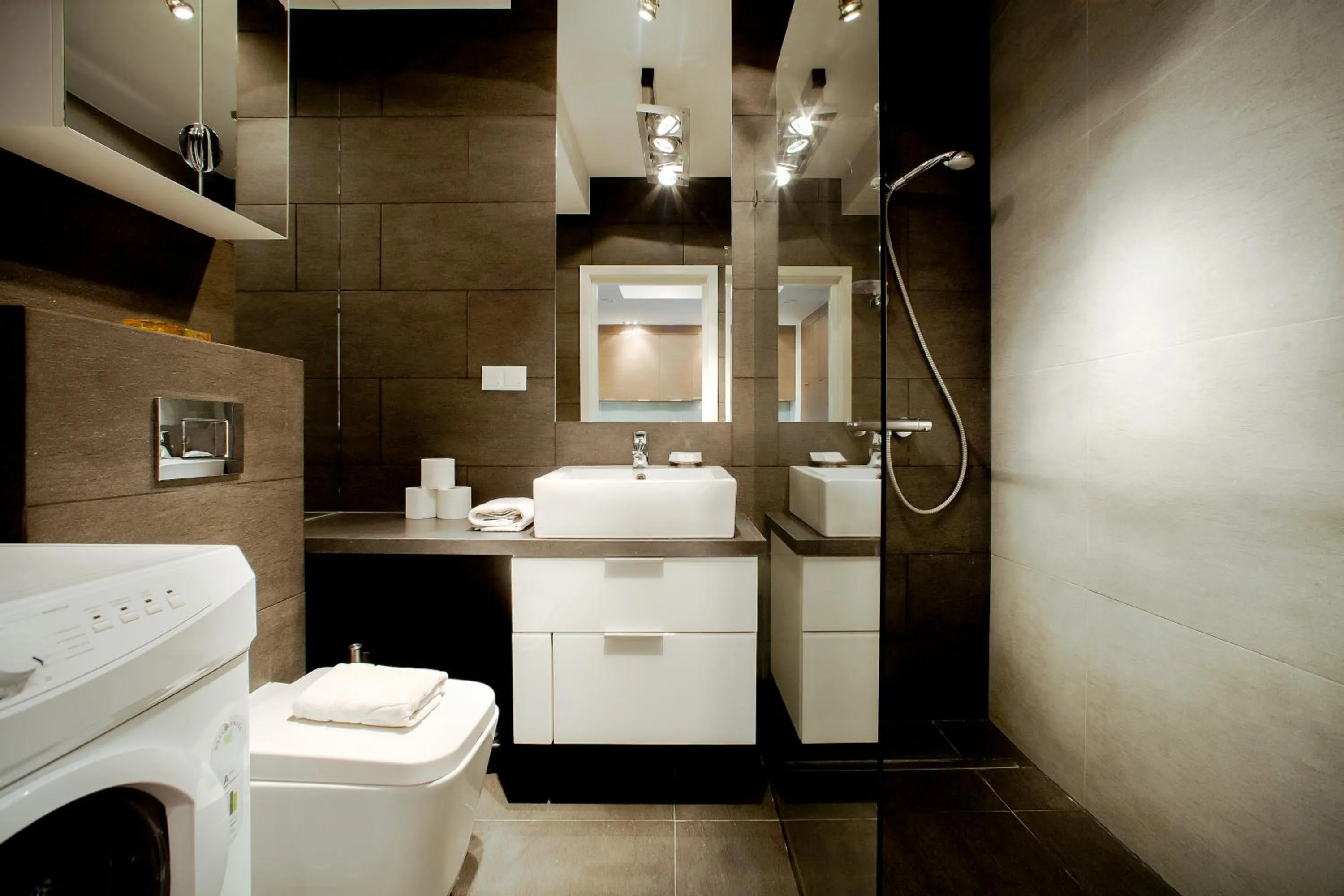 Bathroom in Platinum Towers E-Apartments