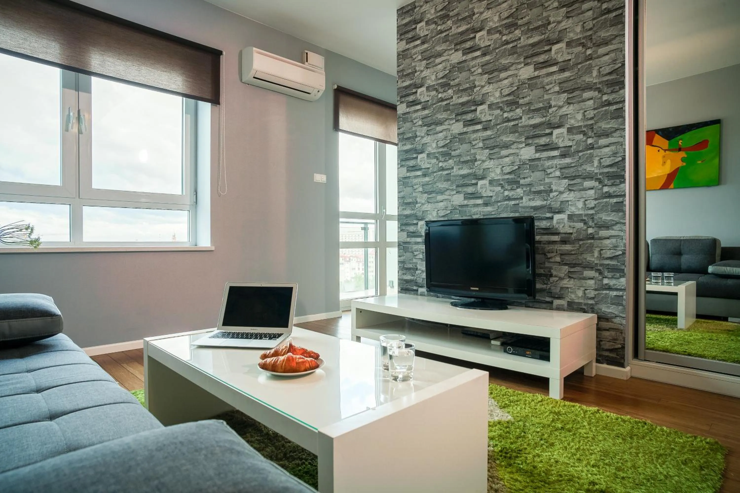 TV and multimedia in Platinum Towers E-Apartments