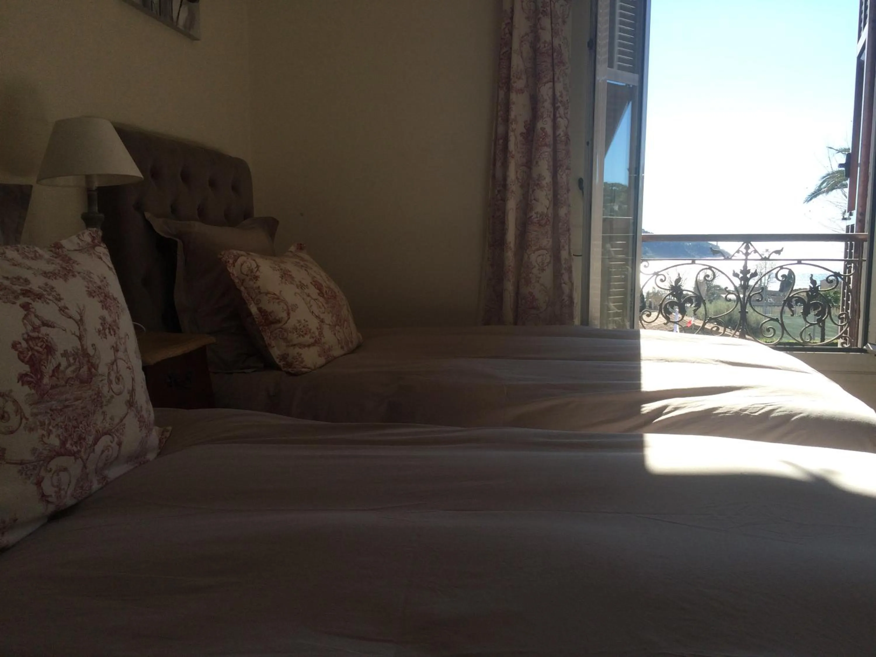 Bedroom, Bed in Hotel La Regence