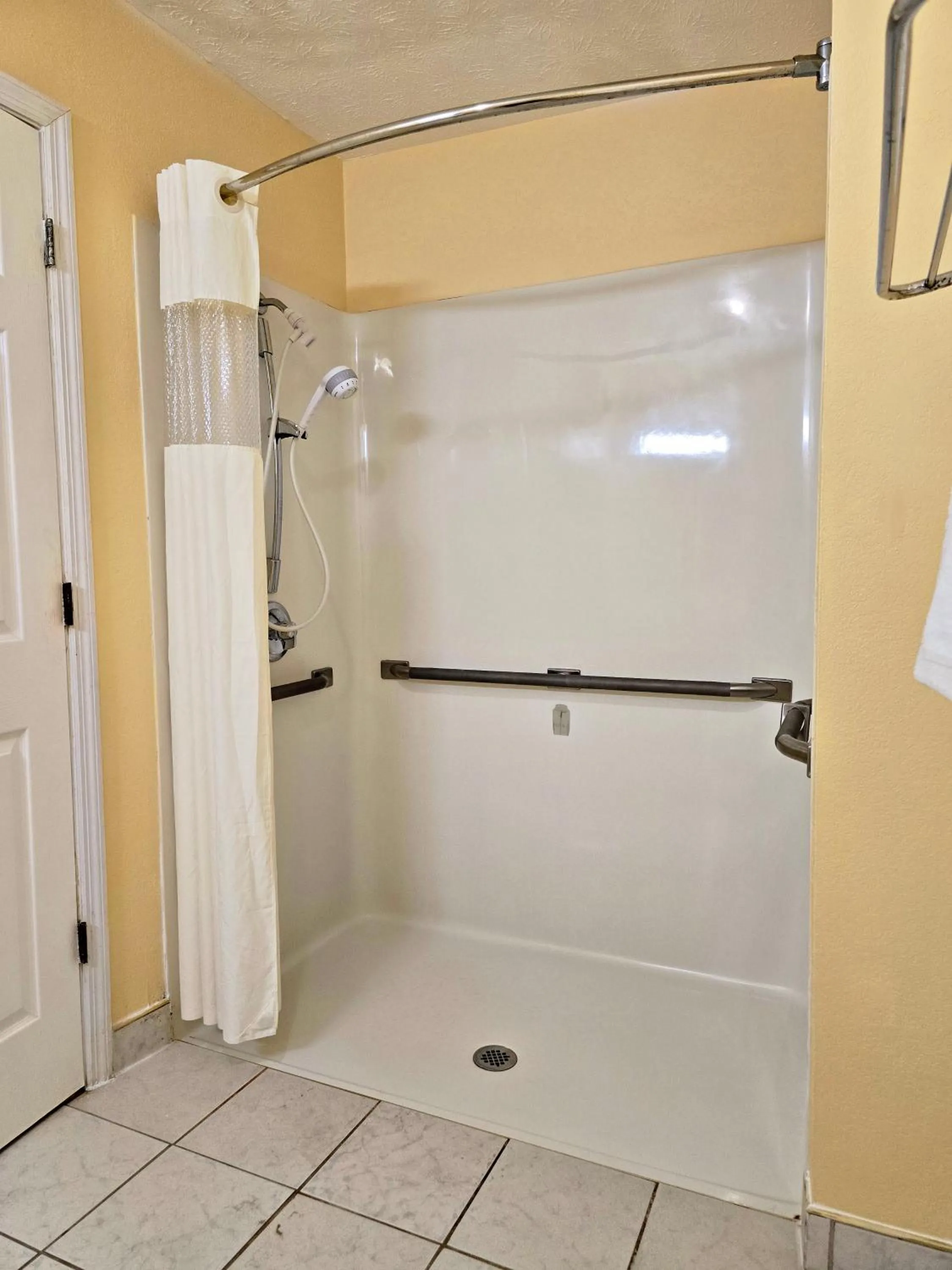 Shower in Garden Inn and Suites near Callaway Gardens Pine Mountain