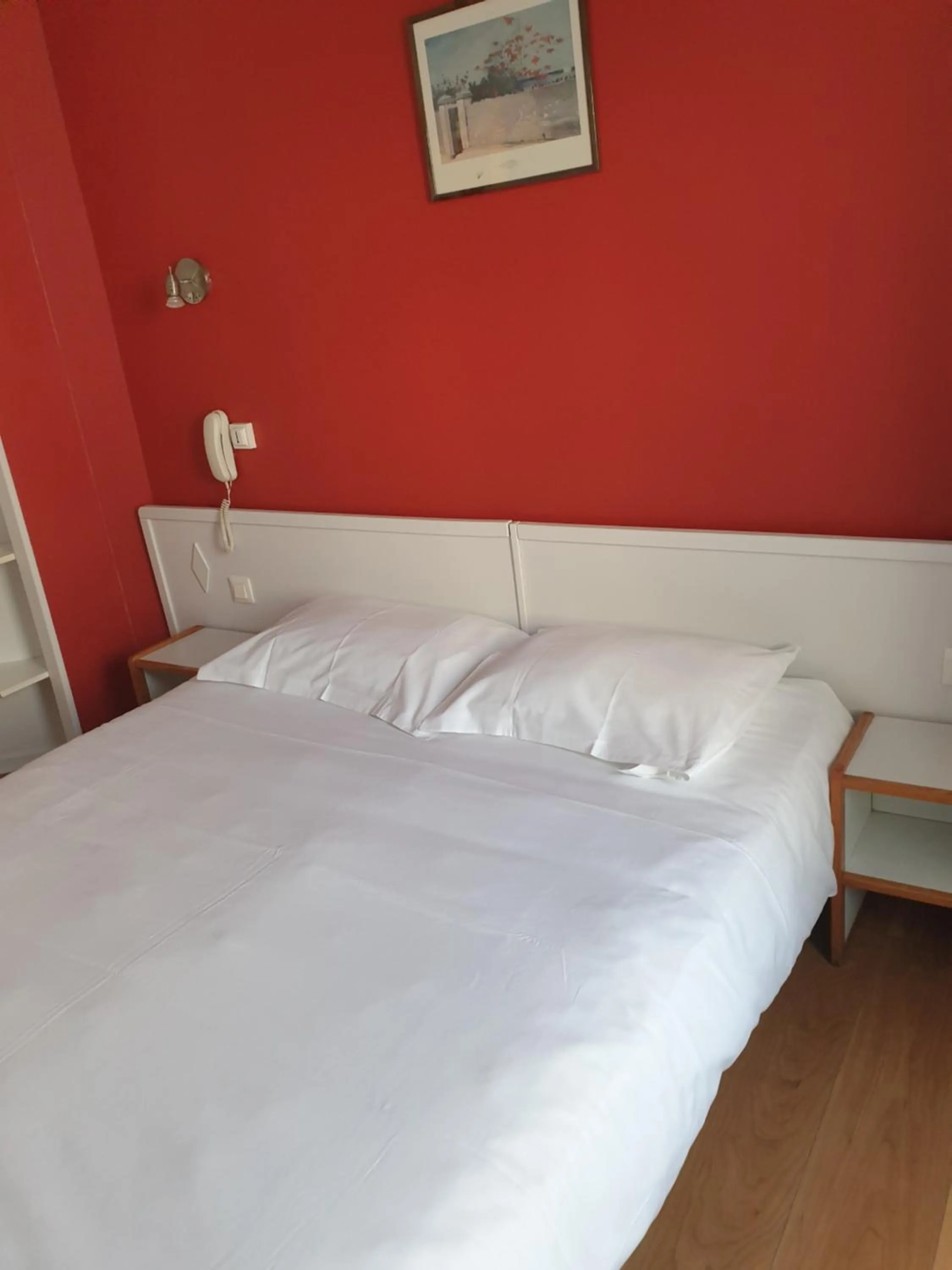 Bed in Hôtel Hermance