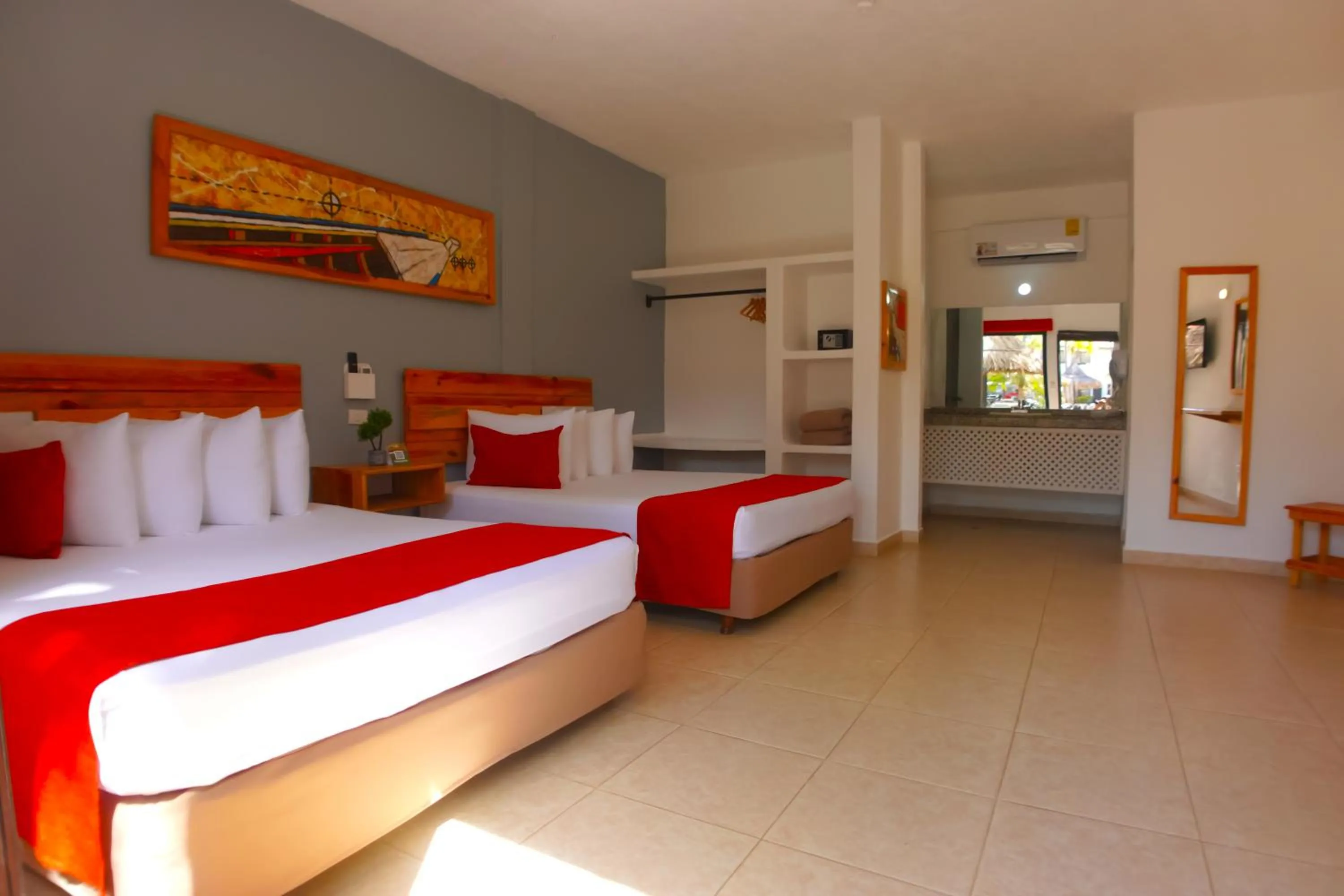 Photo of the whole room, Bed in Sunsol Isla Caribe