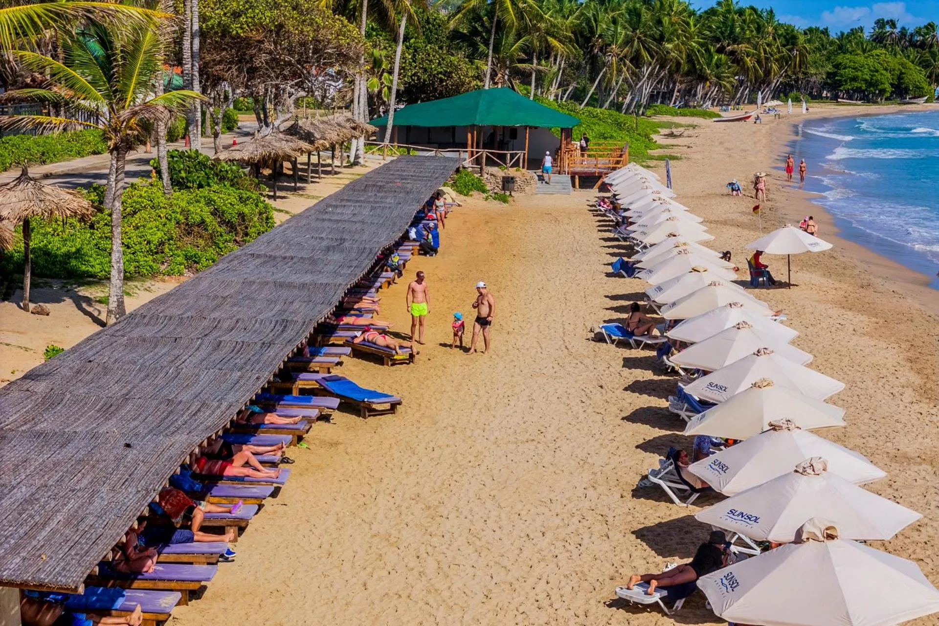 Beach in Sunsol Isla Caribe