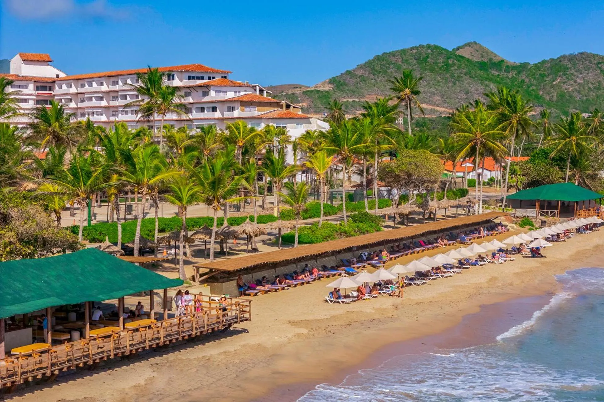 Beach in Sunsol Isla Caribe