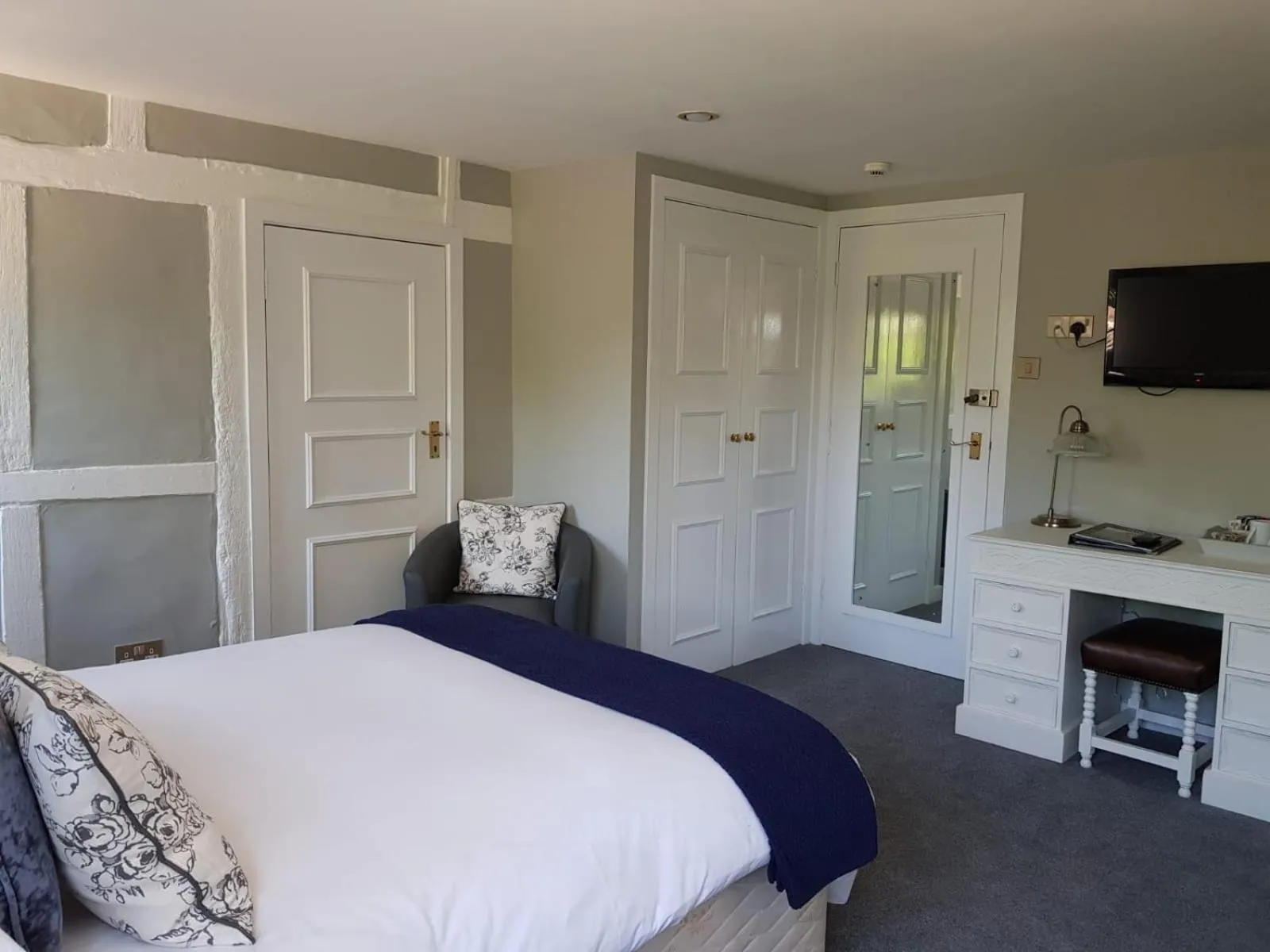 Bedroom, Bed in Random Hall